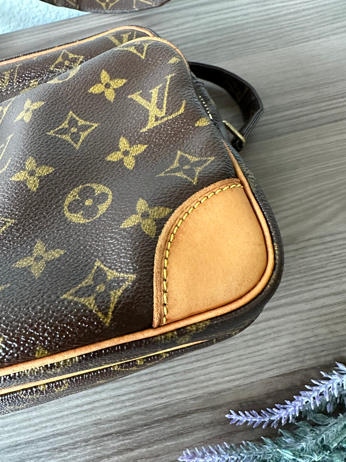 Pre-owned Louis Vuitton Nile PM Monogram Shoulder Bag/ Crossbody Bag