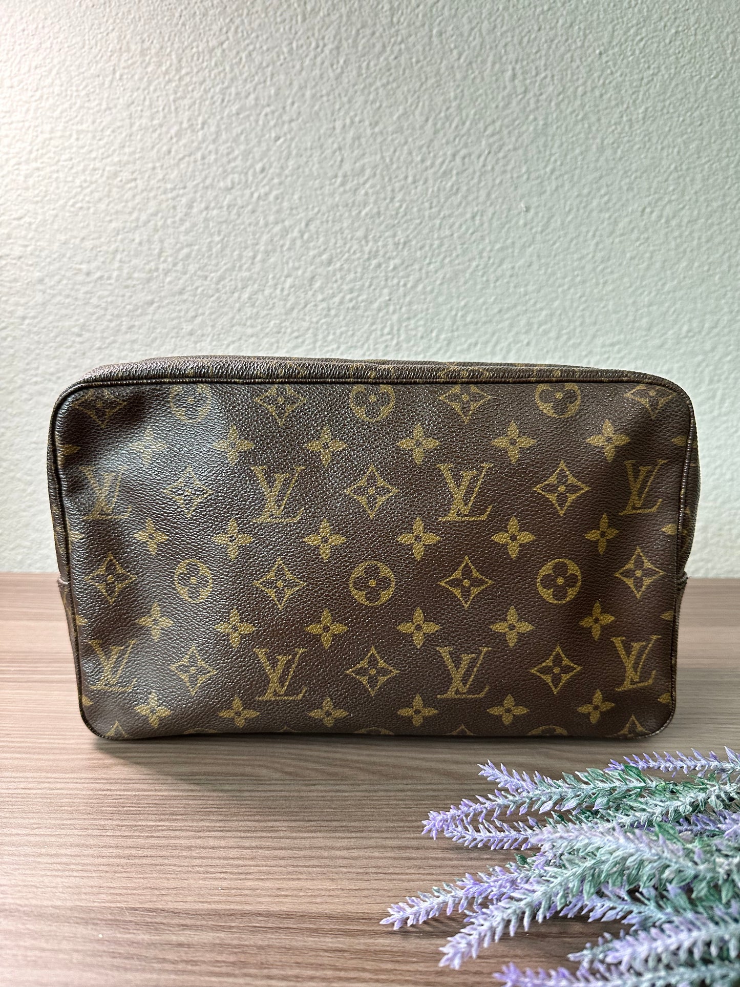 Pre-owned Authentic LOUIS VUITTON Trousse De Toilette 28 Pouch