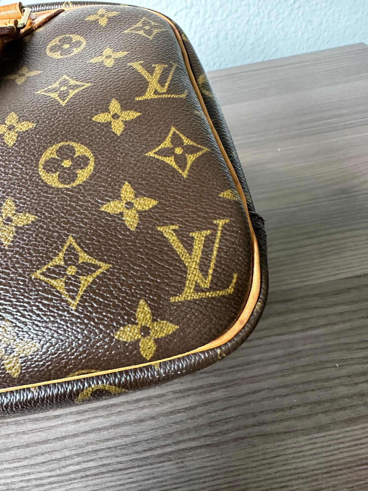 Pre-owned Authentic Louis Vuitton Trouville Monogram Handbag