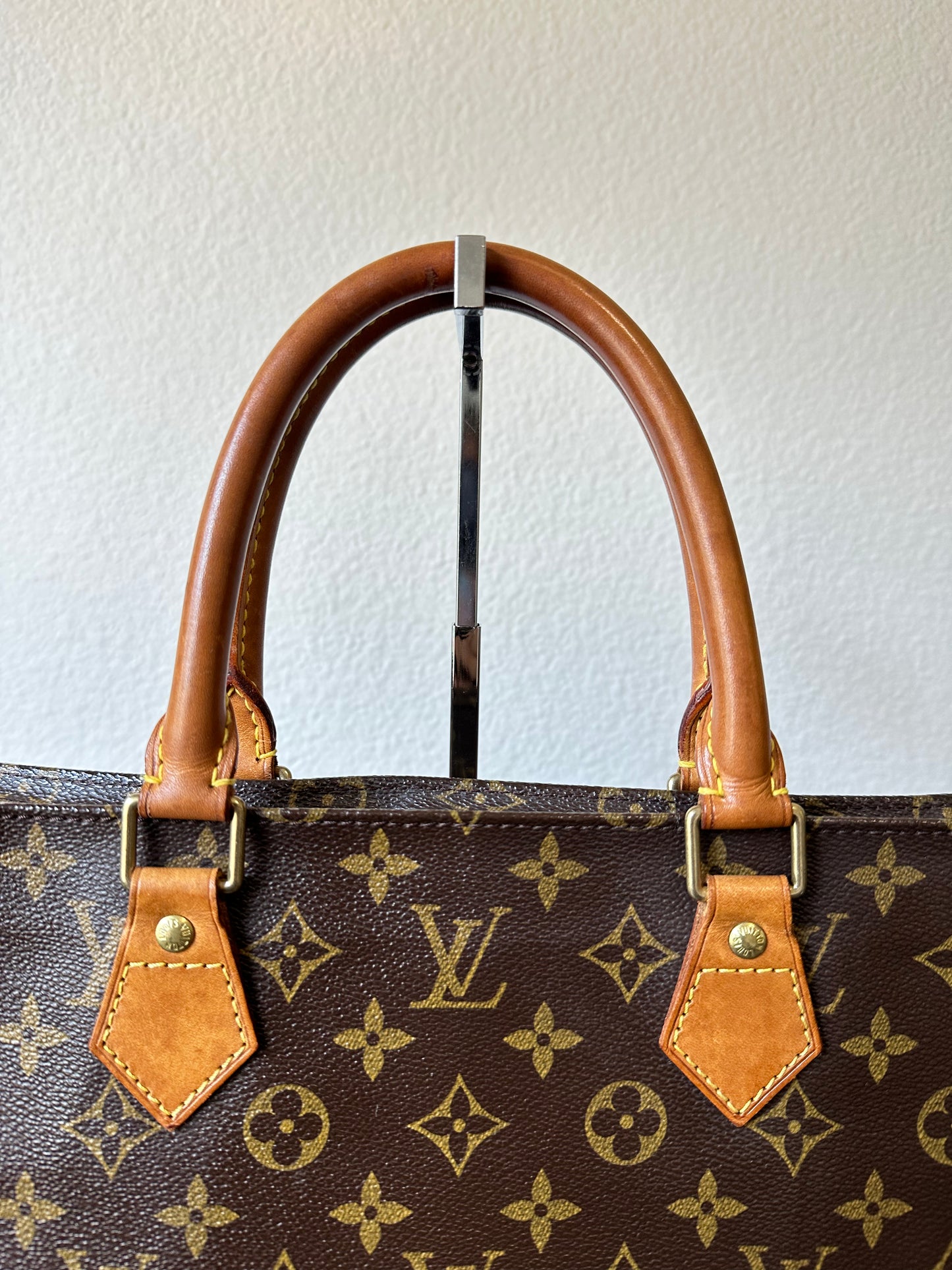 Pre-owned Authentic Louis Vuitton Sac Plat GM Monogram Handbag