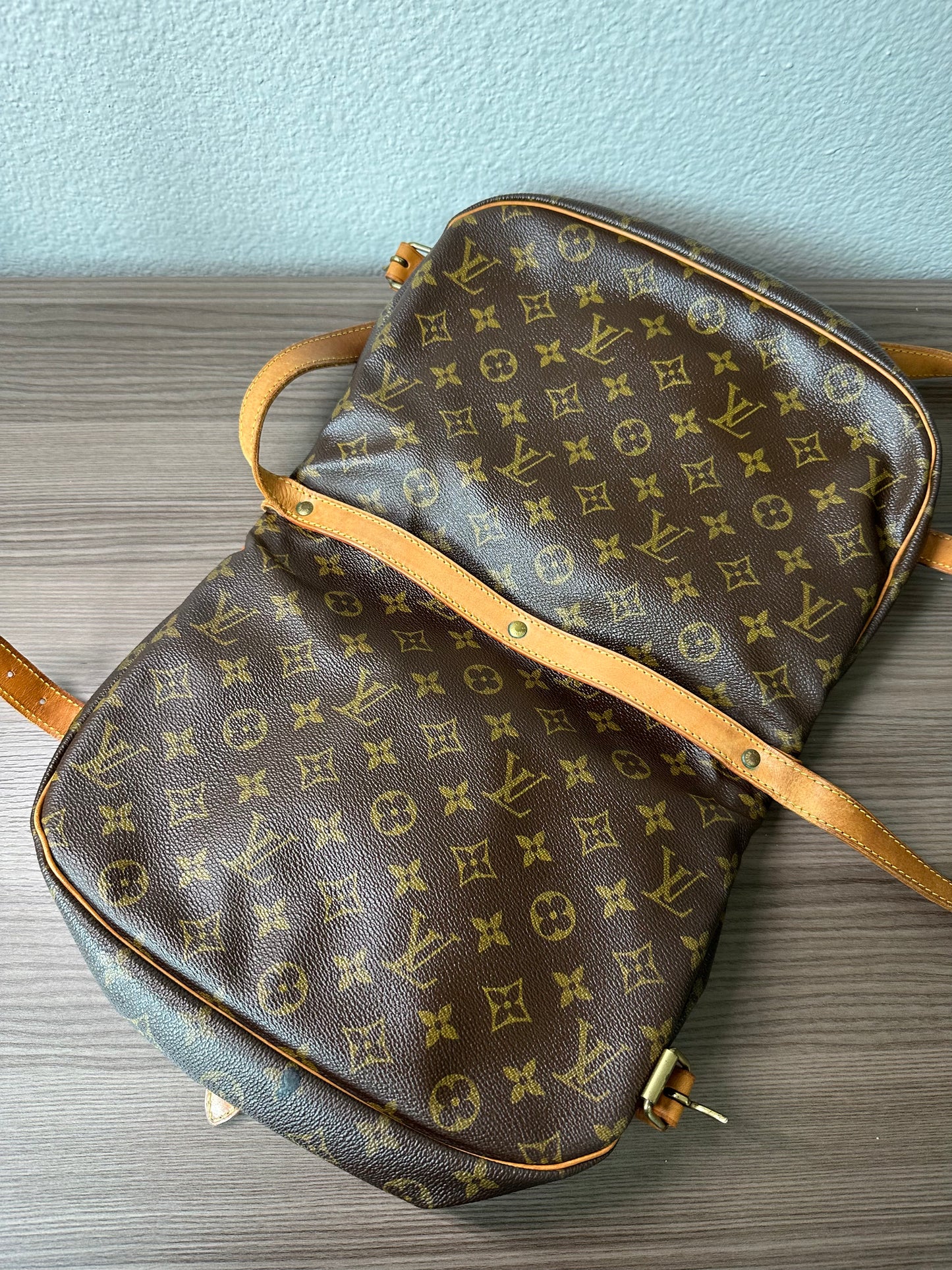 Pre-owned Louis Vuitton Saumur 30 Monogram Crossbody Bag