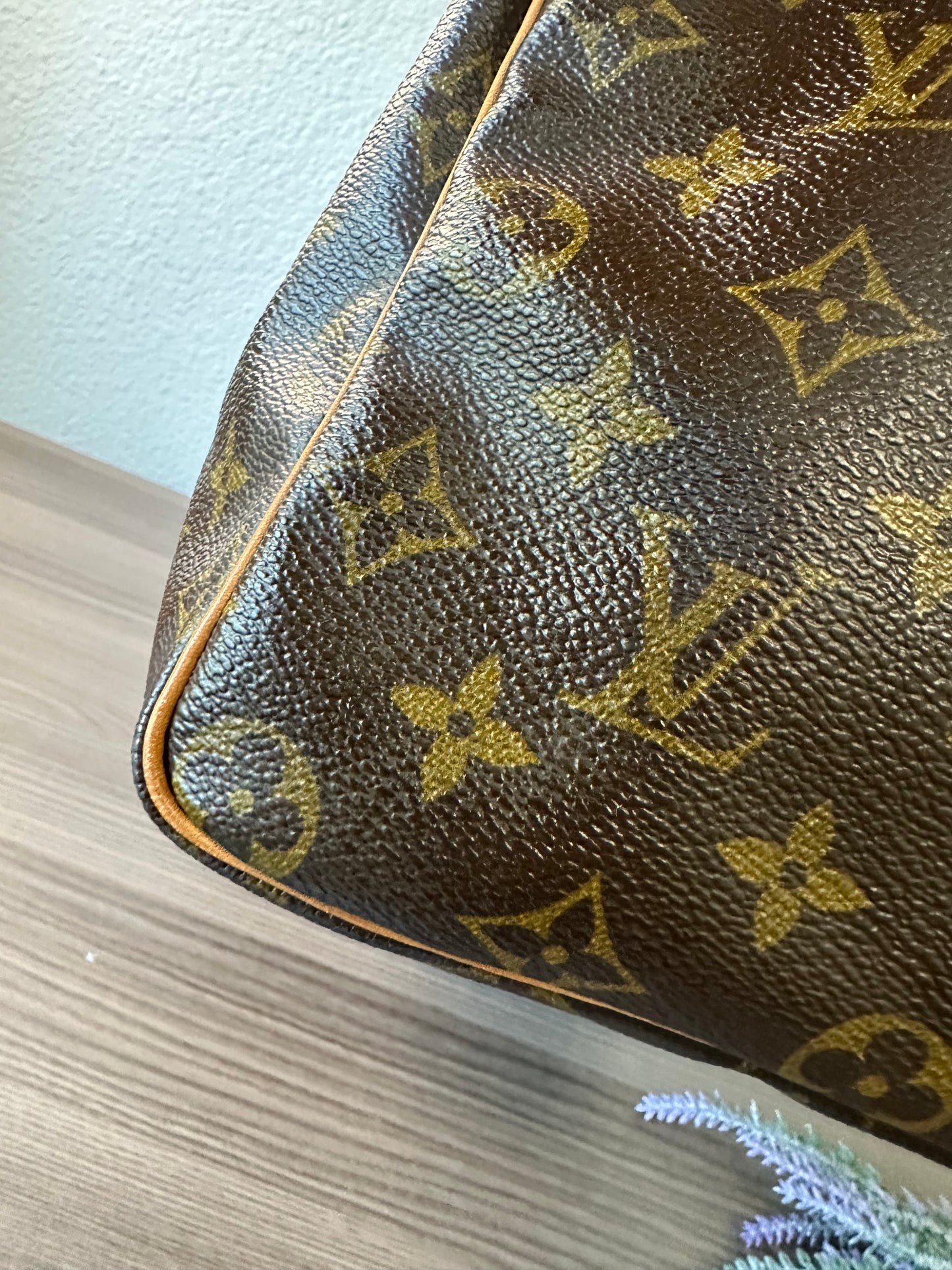 Pre-owned Louis Vuitton Speedy 40 Monogram Handbag