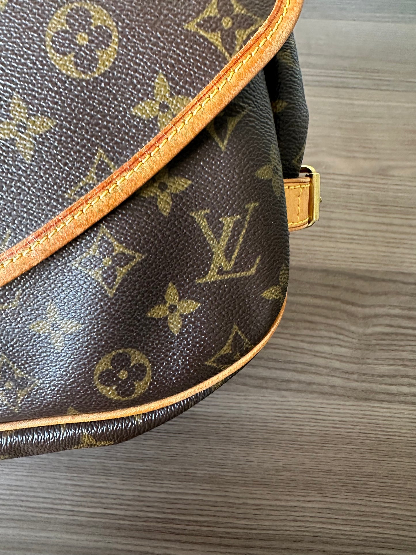 Pre-owned Louis Vuitton Saumur 30 Monogram Crossbody Bag