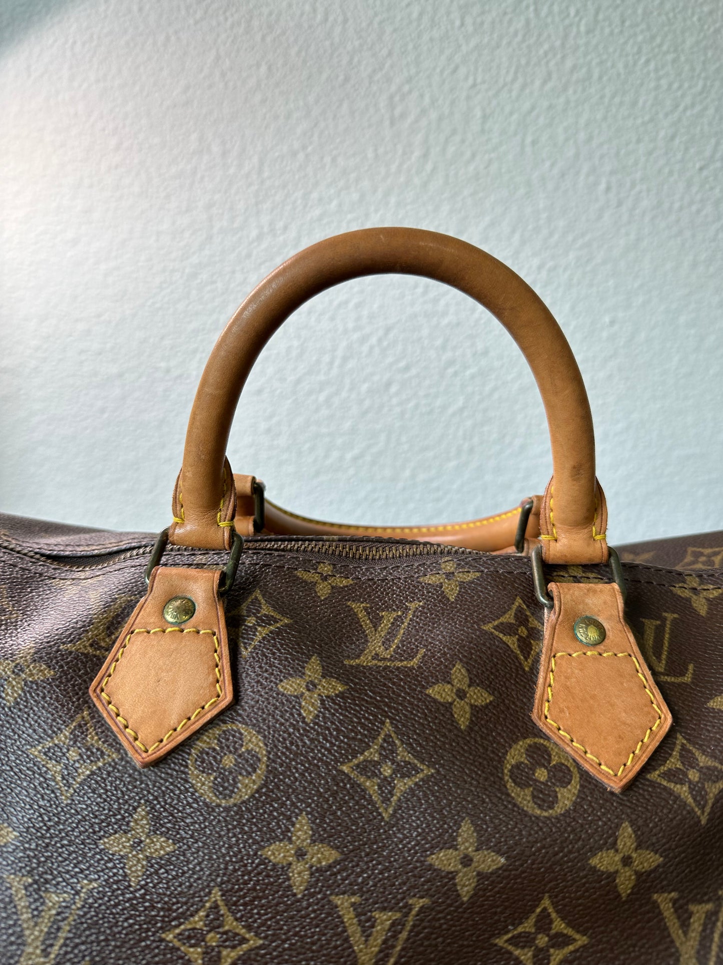 Pre-owned Authentic Louis Vuitton Speedy 40 Monogram Handbag