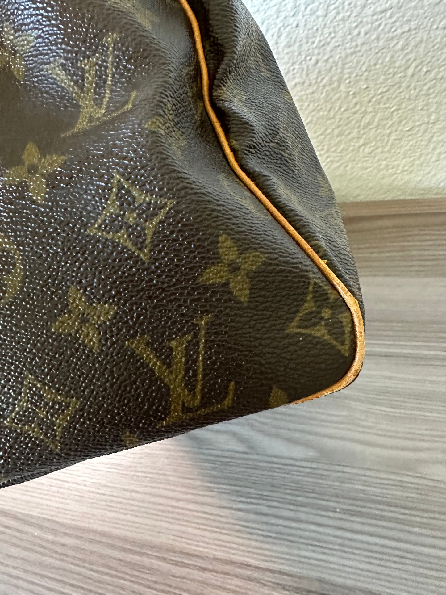 Pre-owned Authentic Louis Vuitton Speedy 30 Monogram Handbag