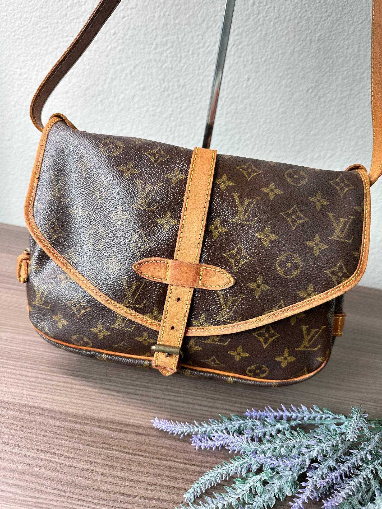 Pre-owned Louis Vuitton Saumur 30 Monogram Crossbody Bag