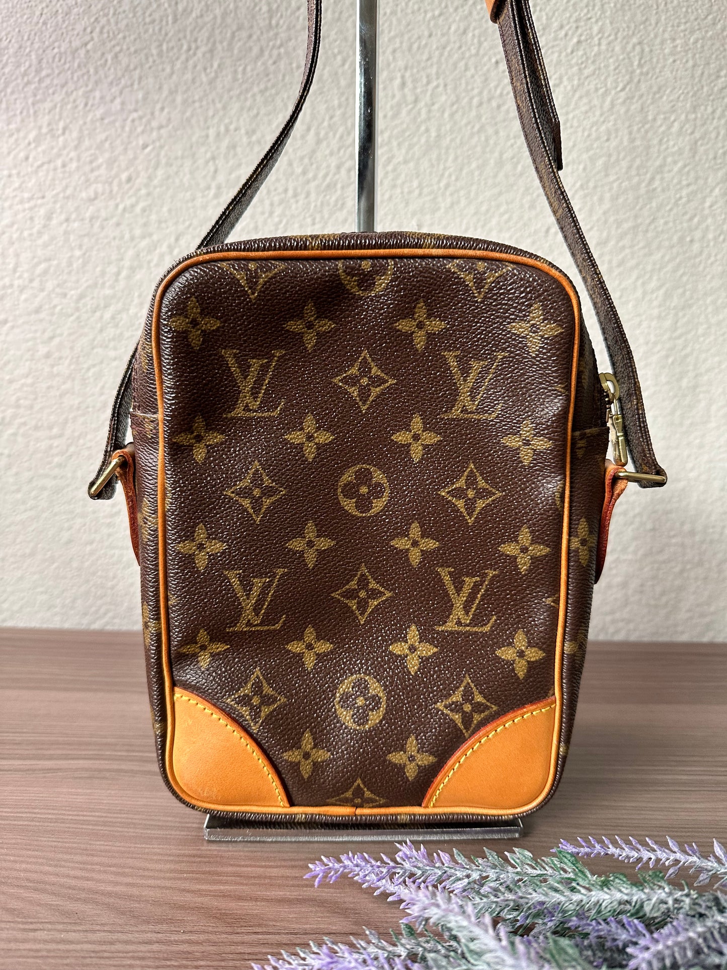 Pre-owned Louis Vuitton Amazon Monogram Crossbody Bag