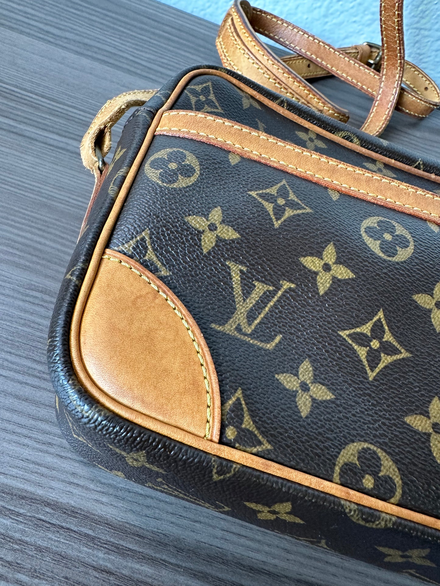 Pre-owned Louis Vuitton Trocadero 30 Monogram Shoulder / Crossbody Bag