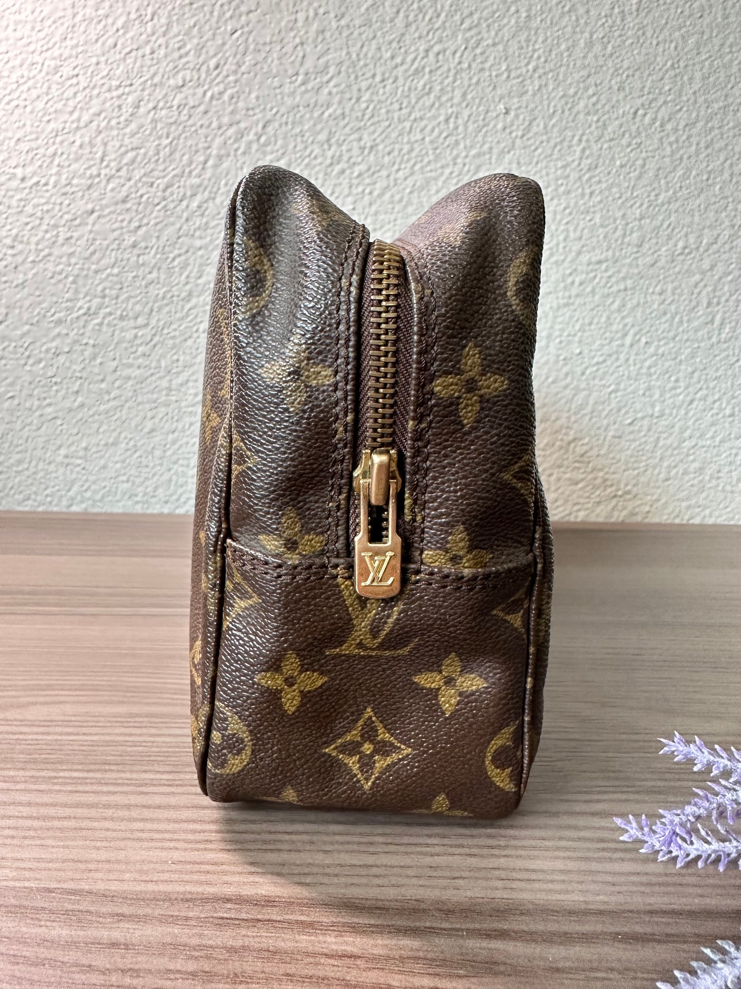 Pre-owned Authentic LOUIS VUITTON Trousse De Toilette 28 Pouch