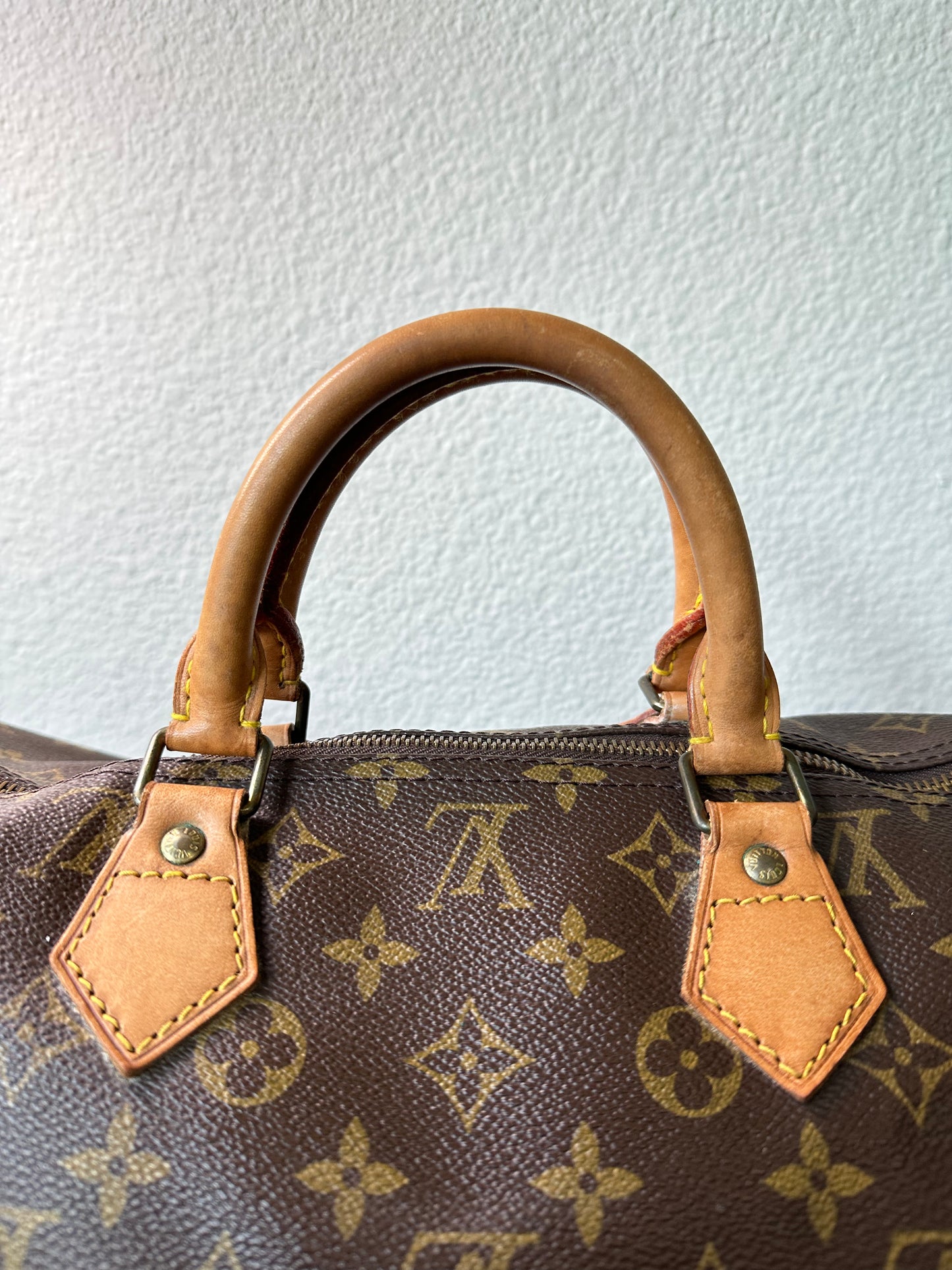 Pre-owned Authentic Louis Vuitton Speedy 40 Monogram Handbag