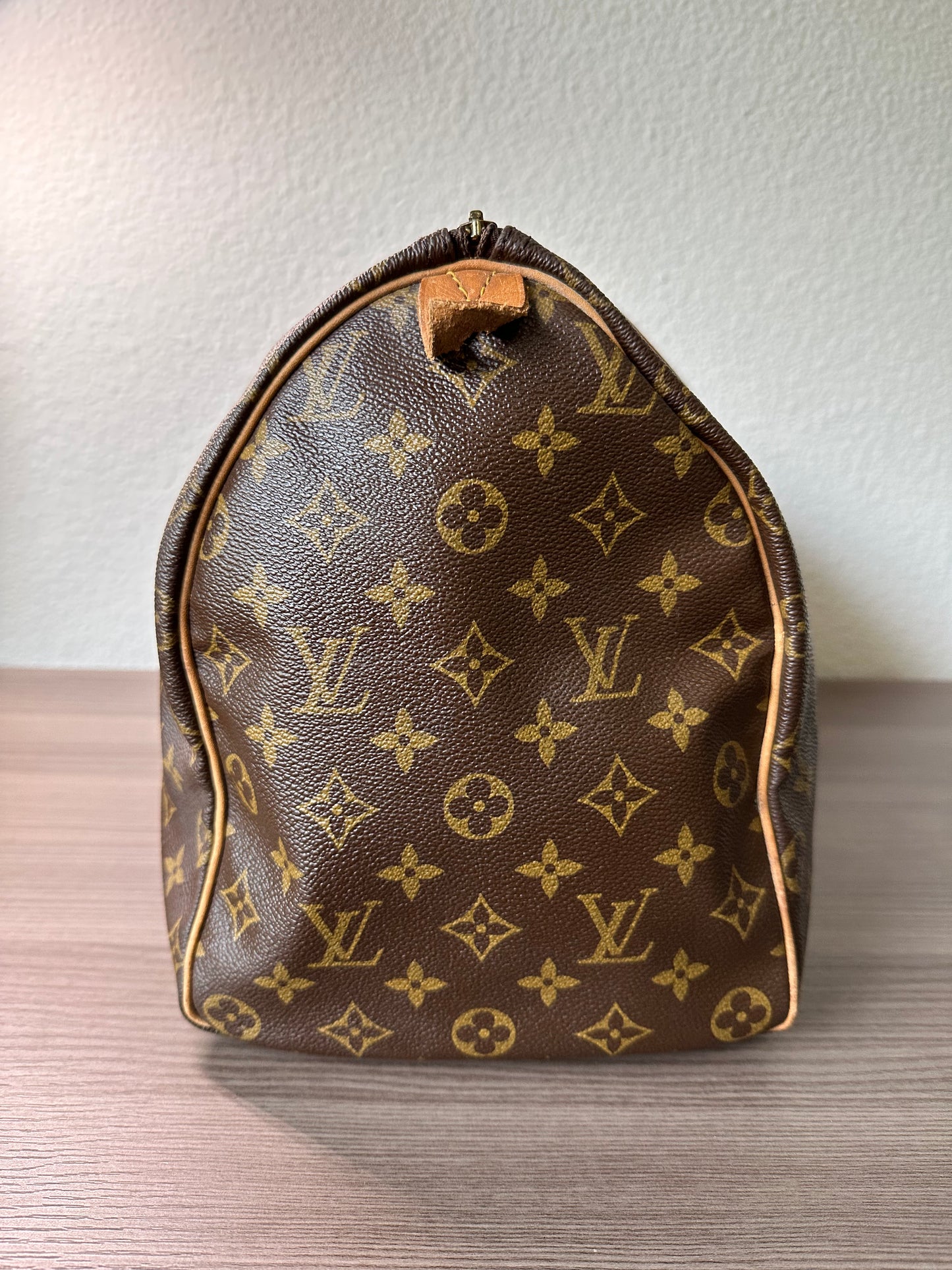 Pre-owned Authentic Louis Vuitton Speedy 40 Monogram Handbag