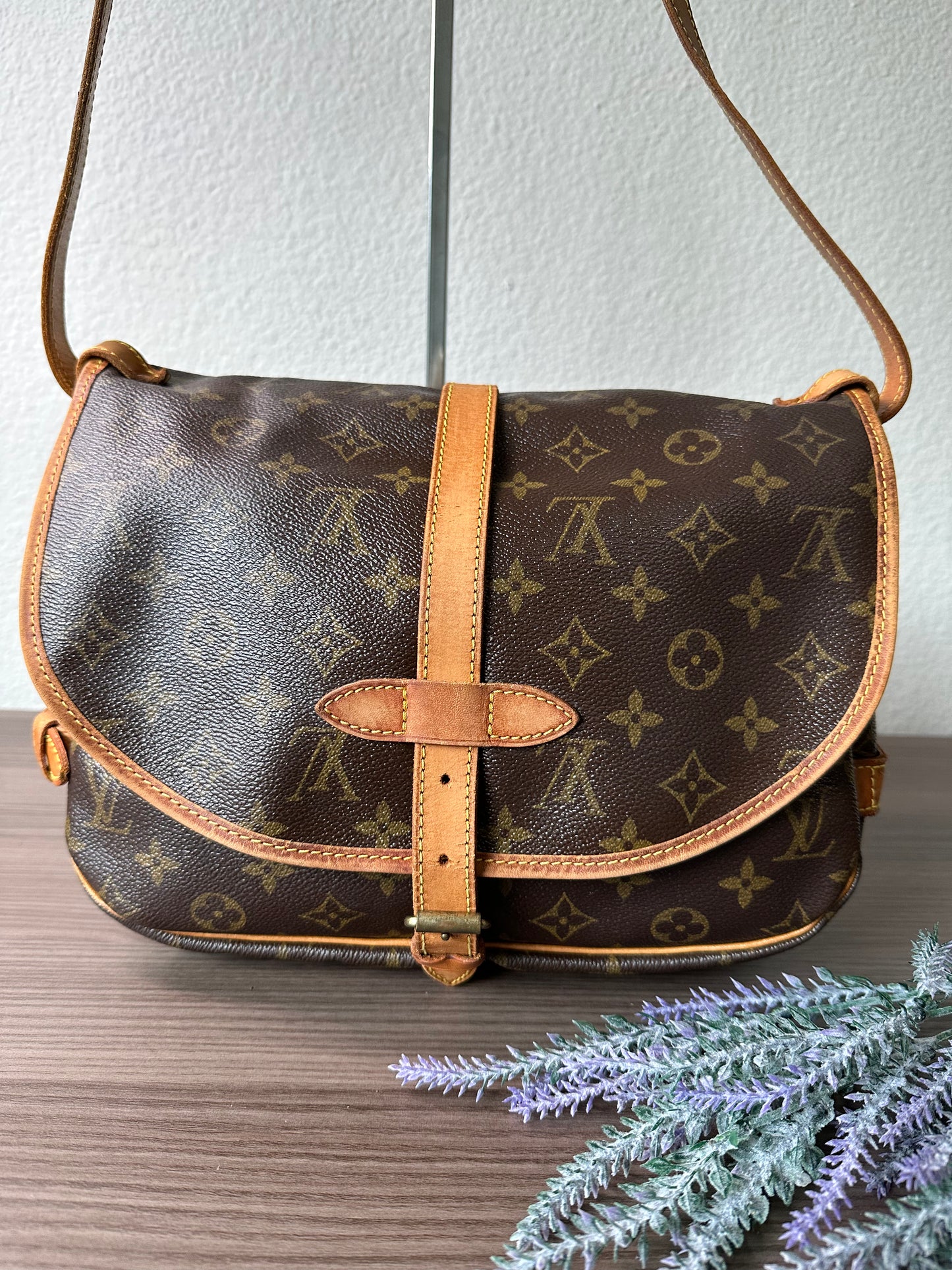 Pre-owned Louis Vuitton Saumur 30 Monogram Crossbody Bag