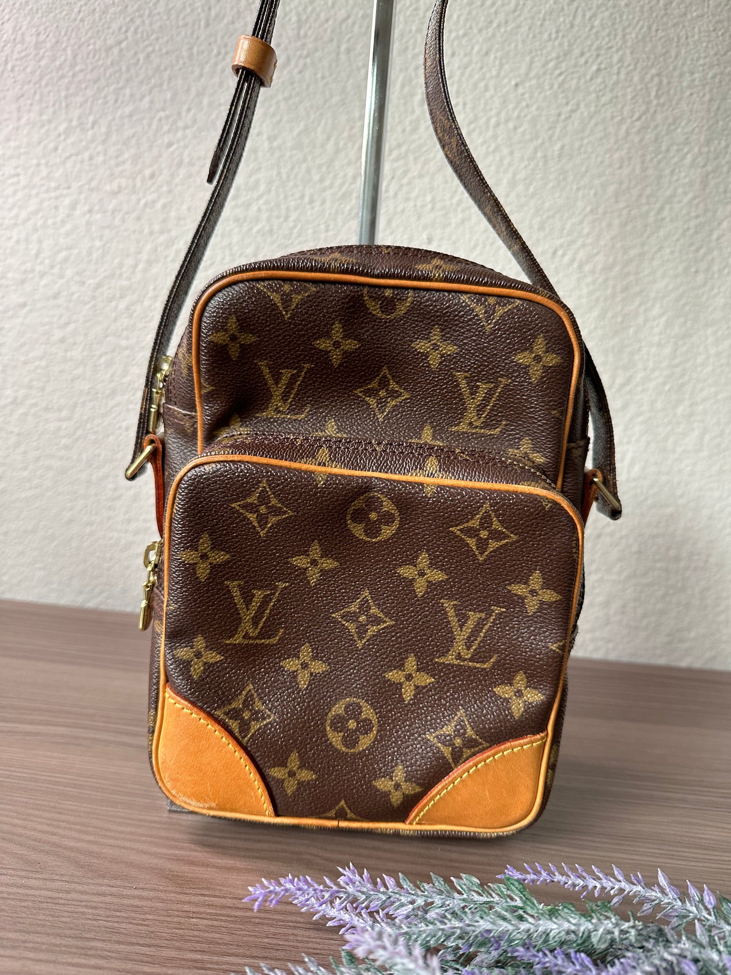 Pre-owned Louis Vuitton Amazon Monogram Crossbody Bag