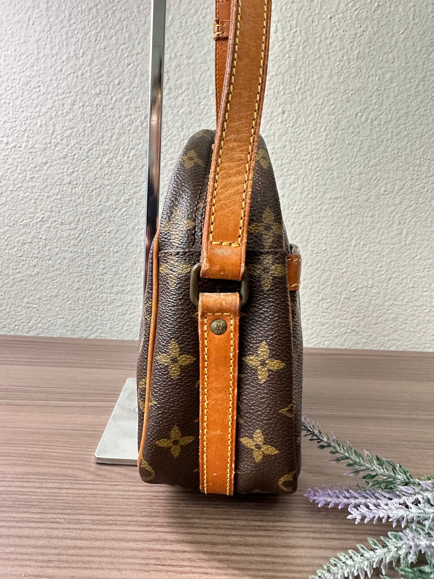 Pre-owned Authentic Louis Vuitton Senlis Shoulder / Crossbody Bag