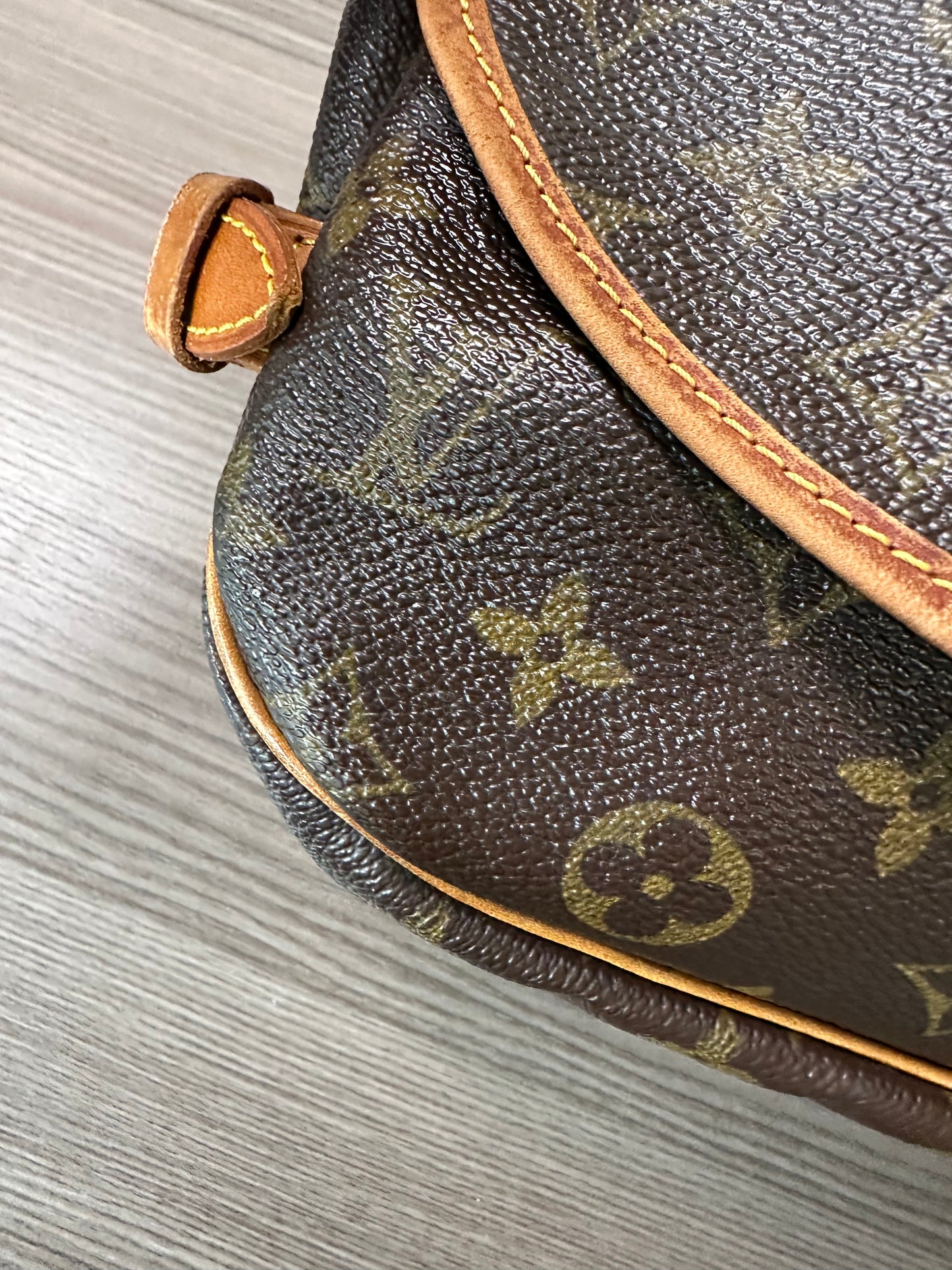 Pre-owned Louis Vuitton Saumur 30 Monogram Crossbody Bag