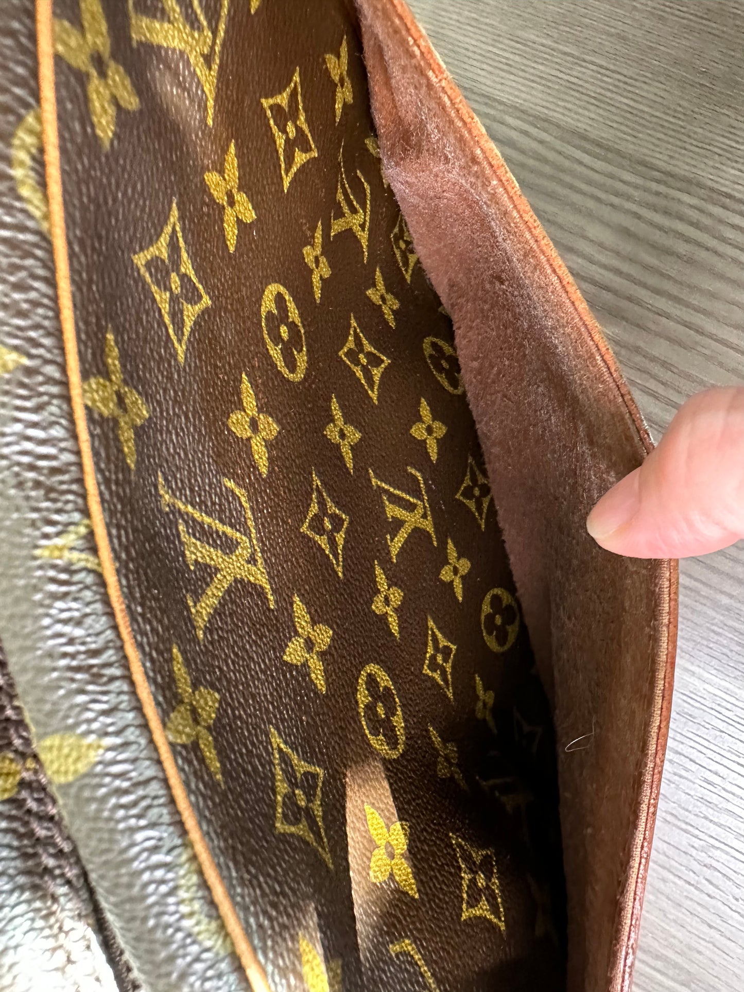 Pre-owned Louis Vuitton Jeune Fille MM Monogram Shoulder / Crossbody Bag