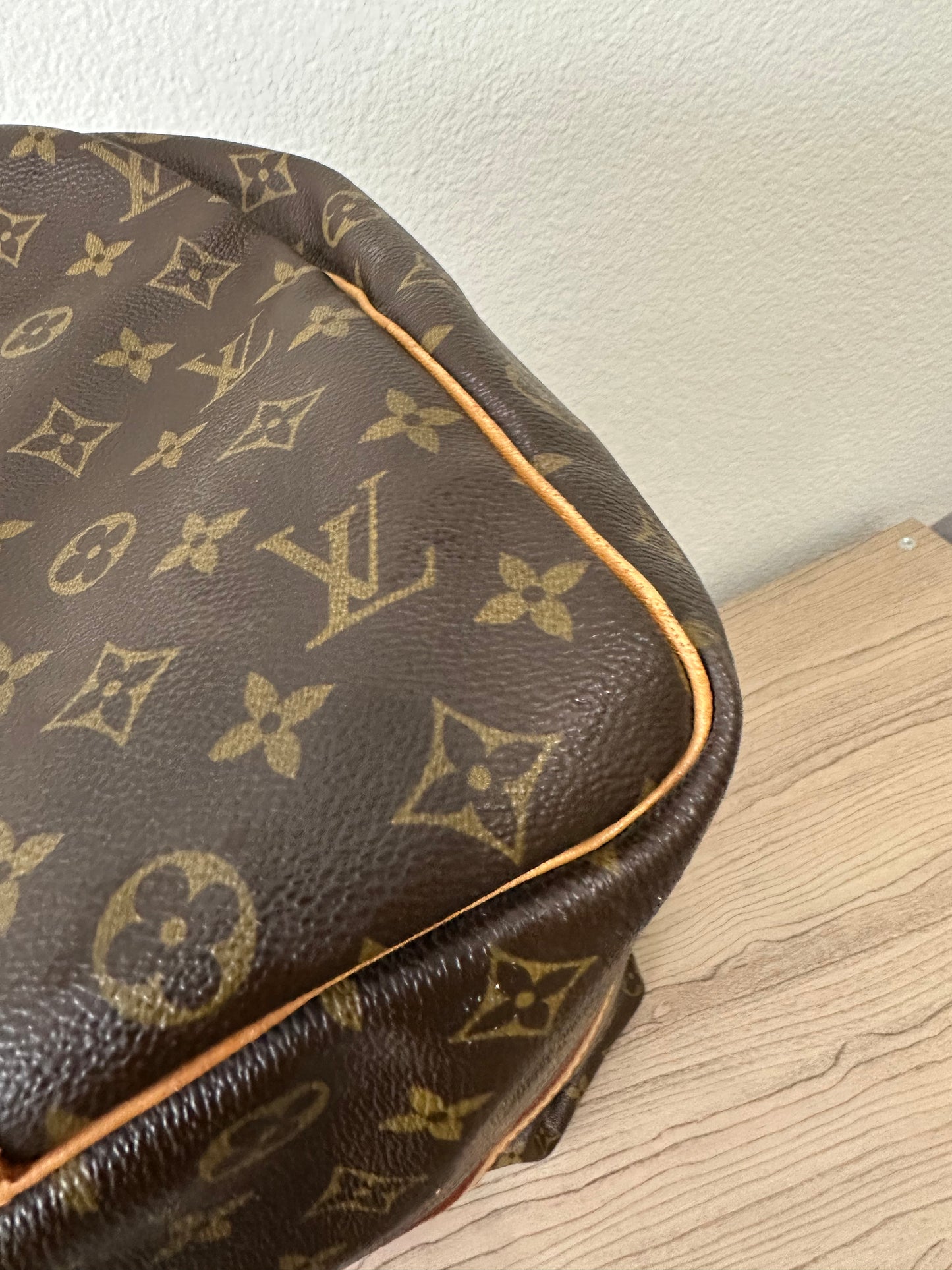 Pre-owned Louis Vuitton Keepall 50 Monogram Travel Handbag