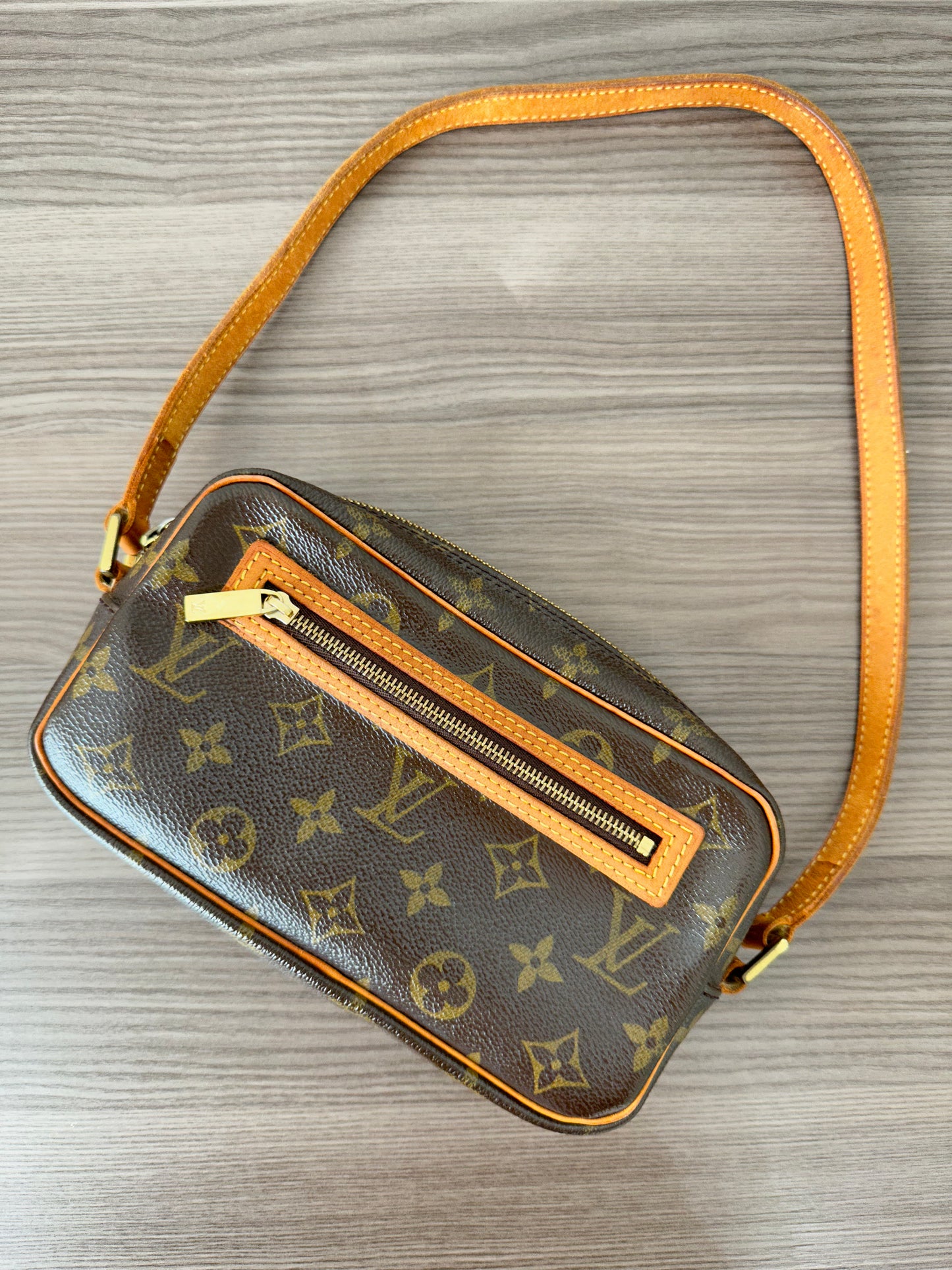 Pre-owned Louis Vuitton Pochette Cite Monogram Shoulder / Handbag