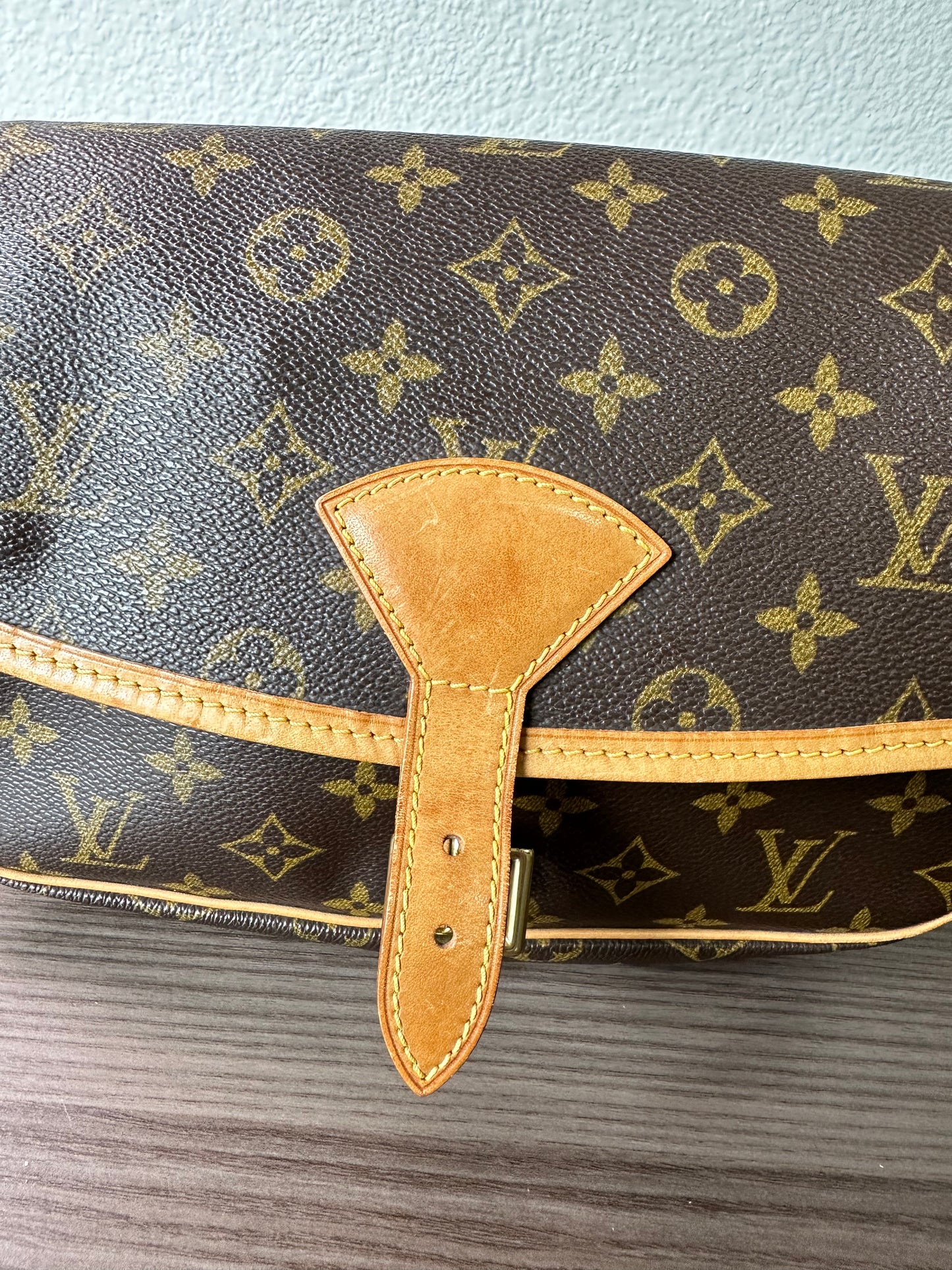 Pre-owned Authentic Louis Vuitton Sologne Crossbody / Shoulder Bag