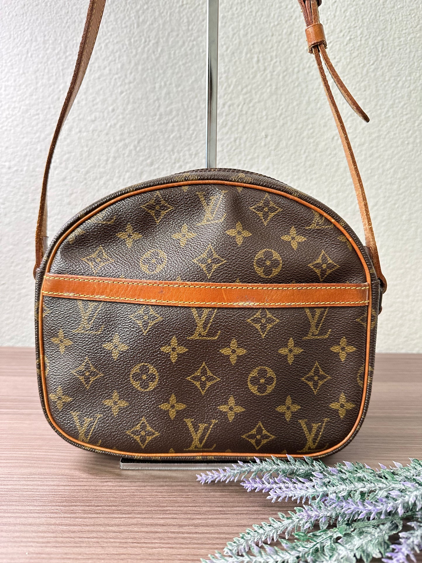 Pre-owned Authentic Louis Vuitton Senlis Shoulder / Crossbody Bag