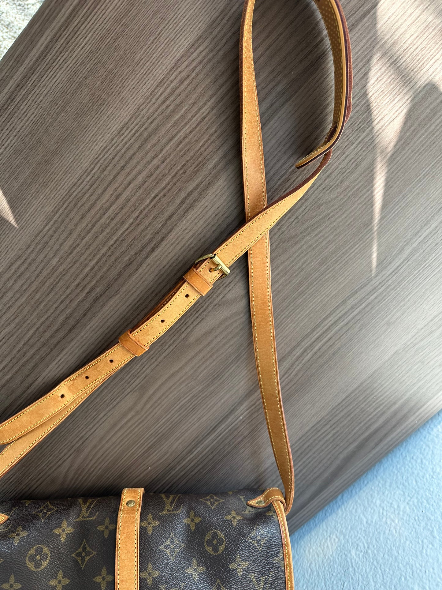 Pre-owned Louis Vuitton Saumur 30 Monogram Crossbody Bag