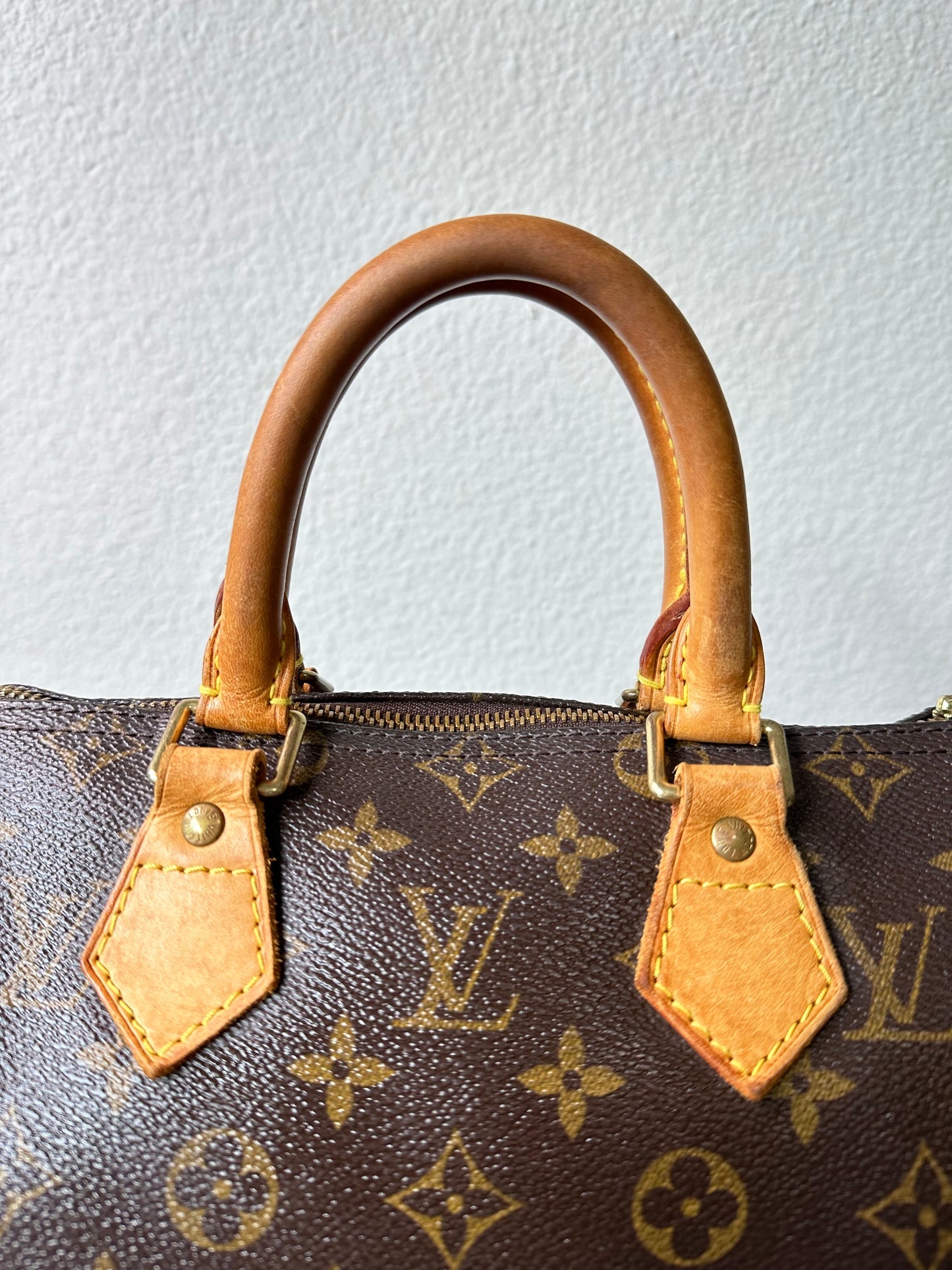 Pre-owned Authentic Louis Vuitton Speedy 25 Monogram Handbag