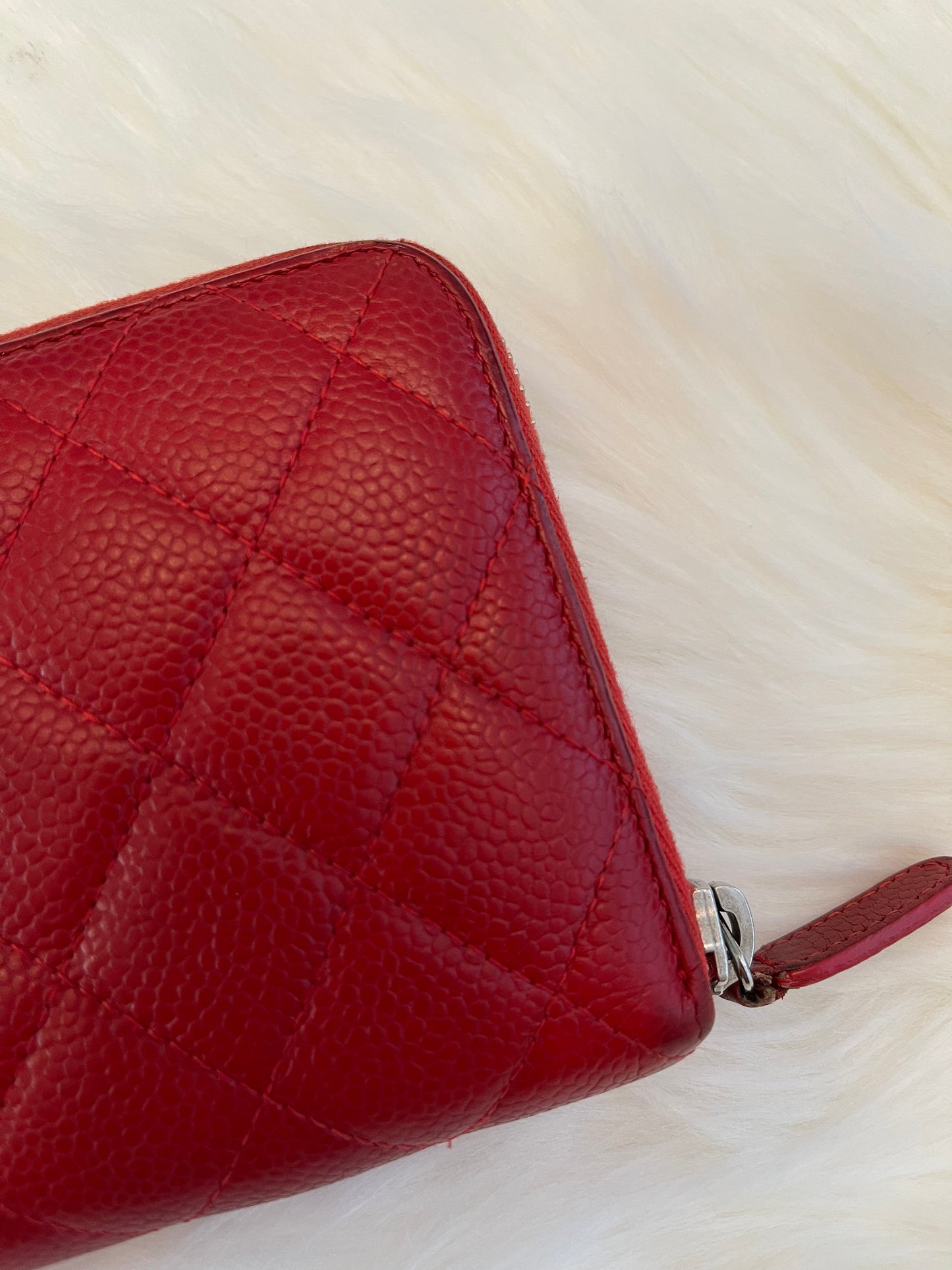 Pre-owned Chanel Matelasse Lambskin Zippy Red Long Wallet