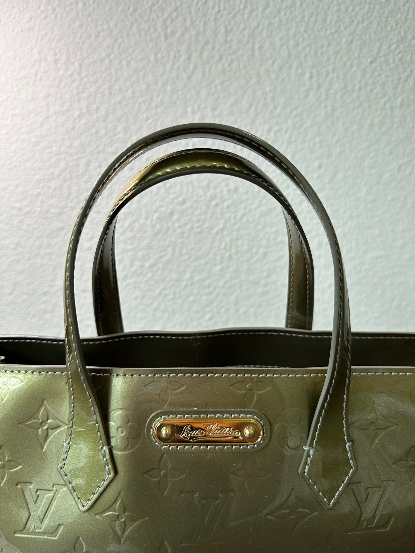 Pre-owned Authentic Louis Vuitton Wilshire PM Vernis Olive Handbag