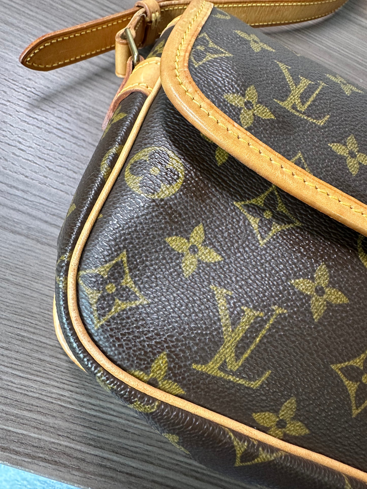 Pre-owned Authentic Louis Vuitton Sologne Crossbody / Shoulder Bag