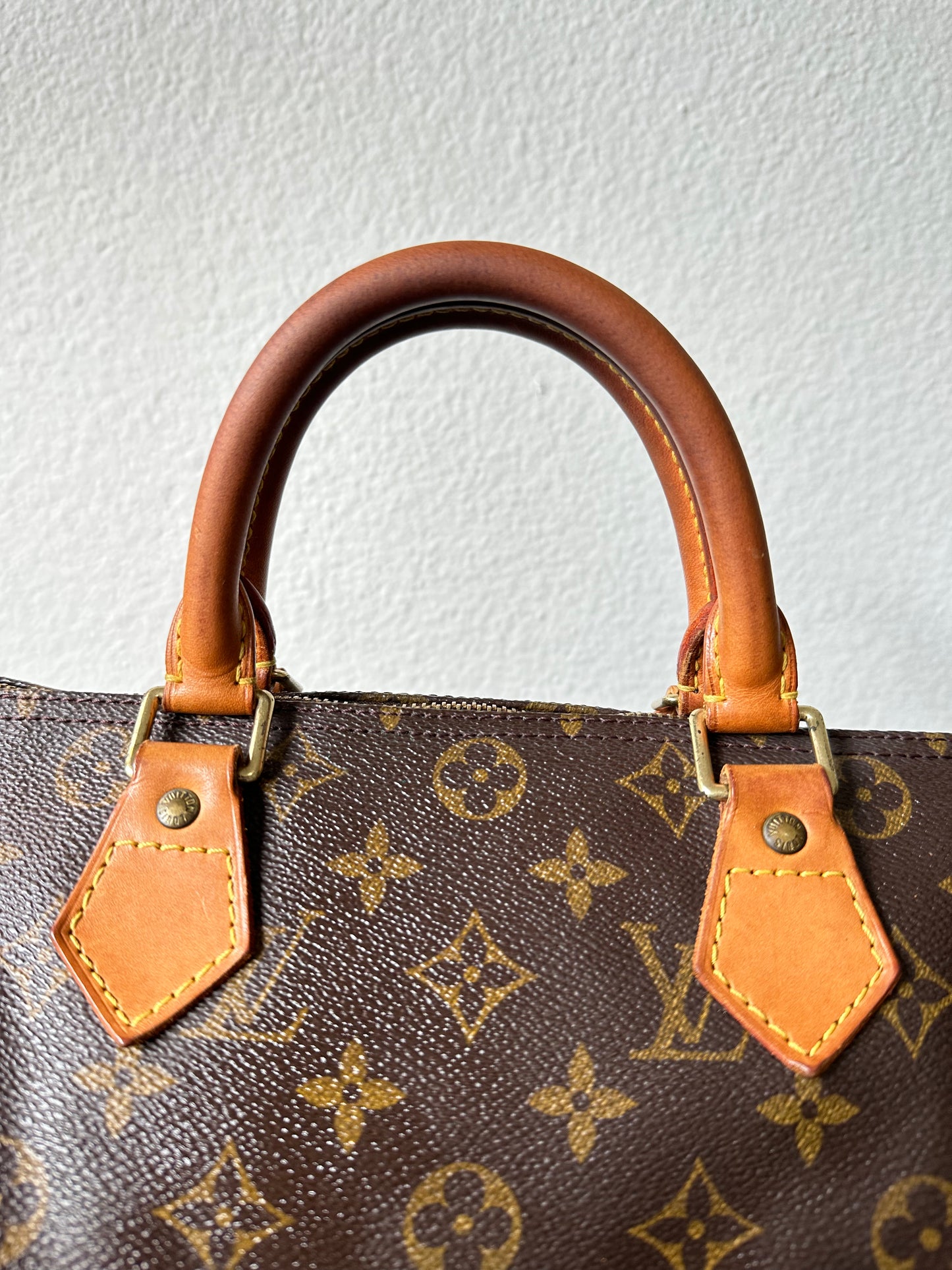 Pre-owned Authentic Louis Vuitton Speedy 30 Monogram Handbag