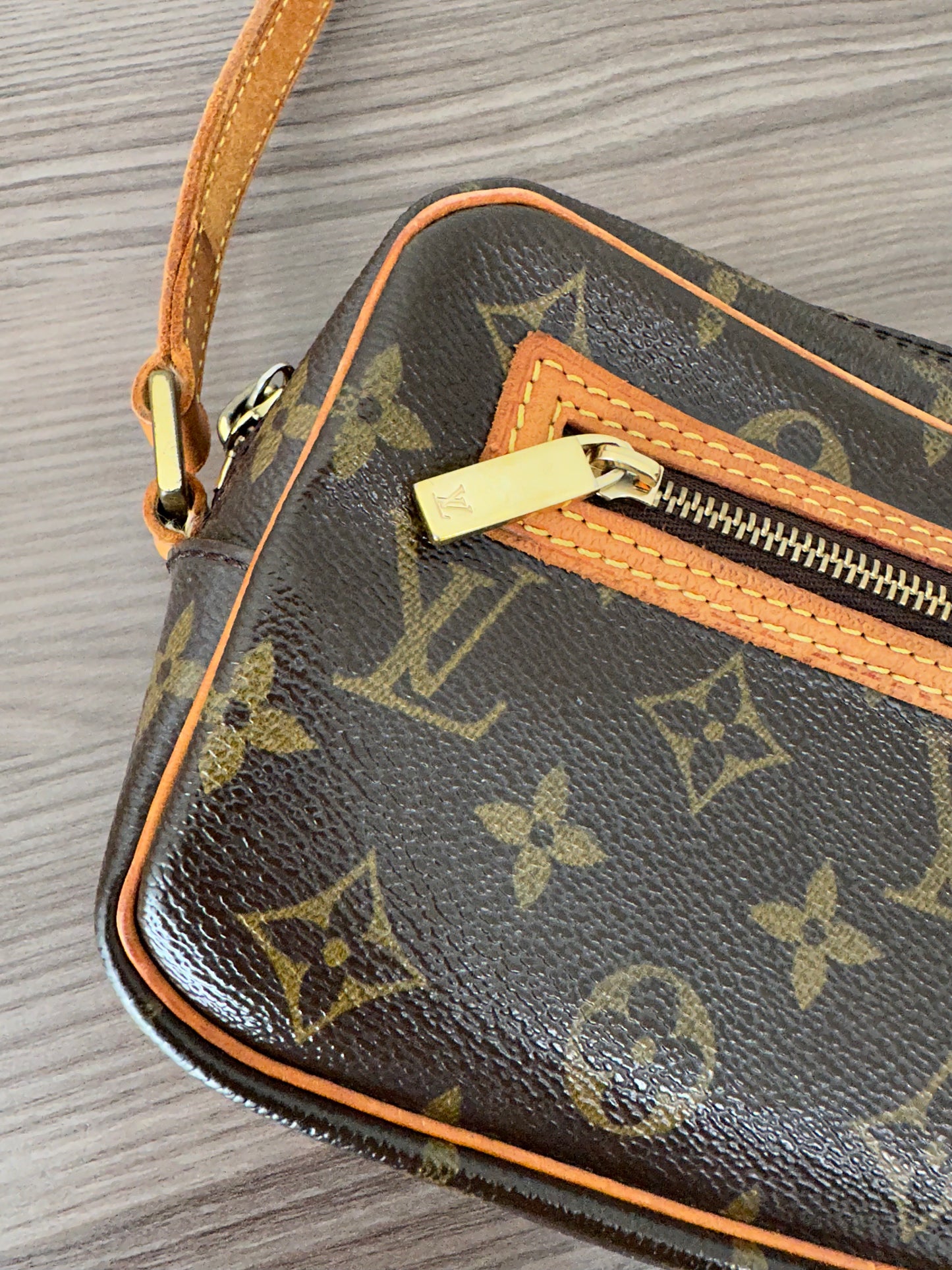 Pre-owned Louis Vuitton Pochette Cite Monogram Shoulder / Handbag