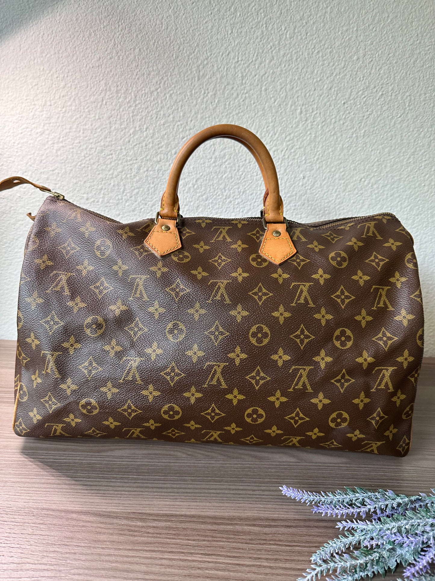 Pre-owned Authentic Louis Vuitton Speedy 40 Monogram Handbag