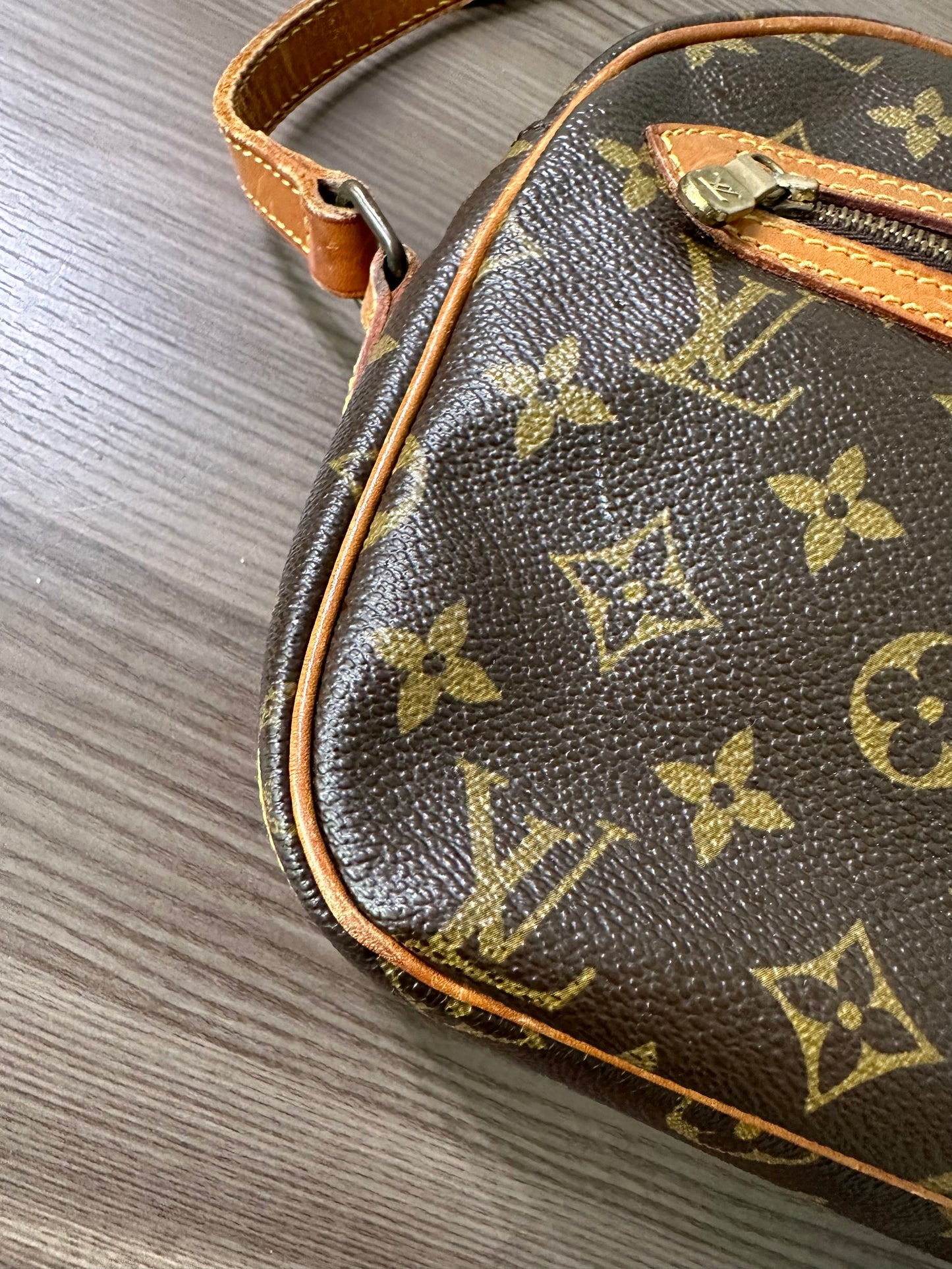 Pre-owned Authentic Louis Vuitton Senlis Shoulder / Crossbody Bag