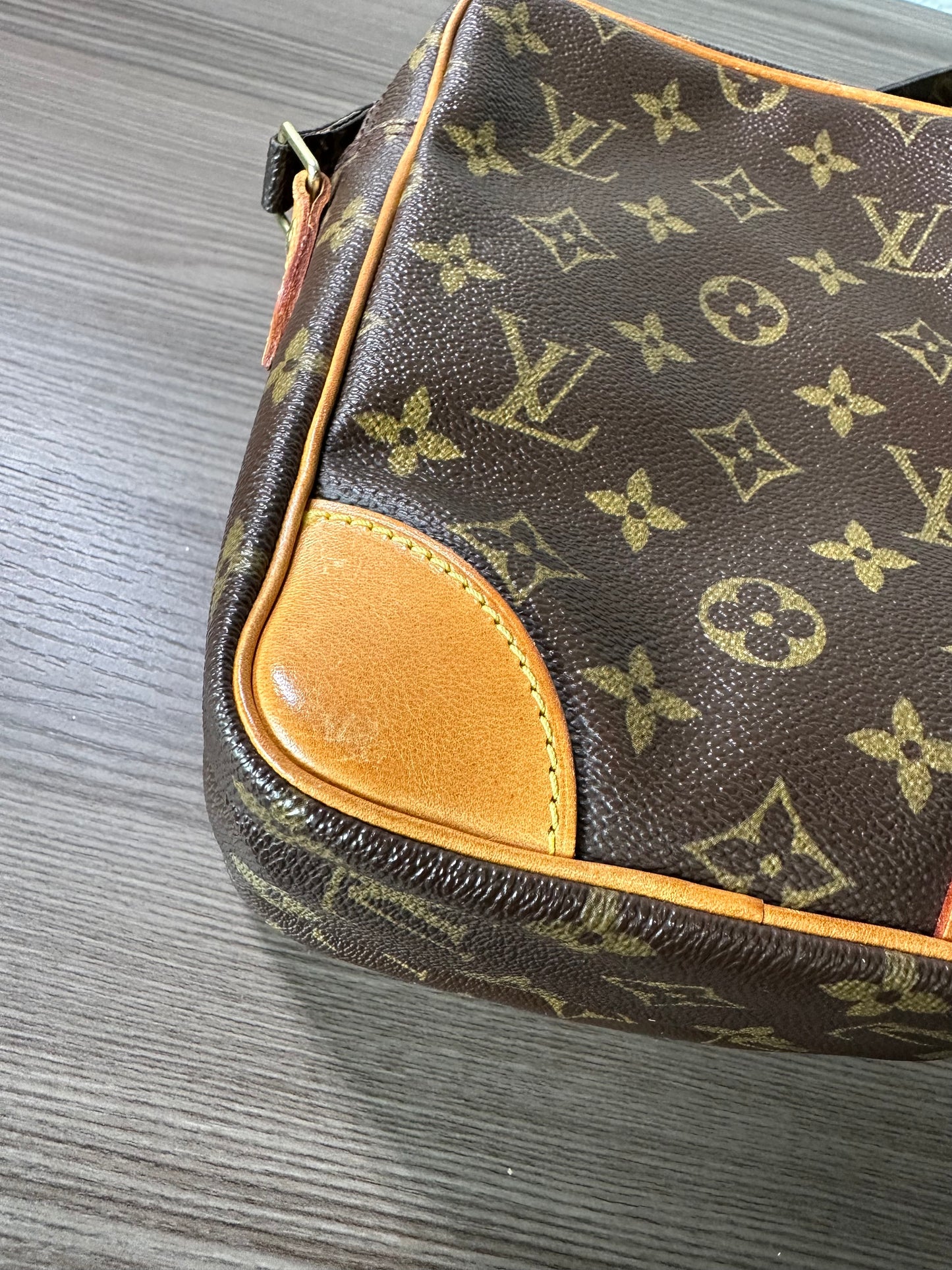 Pre-owned Louis Vuitton Amazon Monogram Crossbody Bag