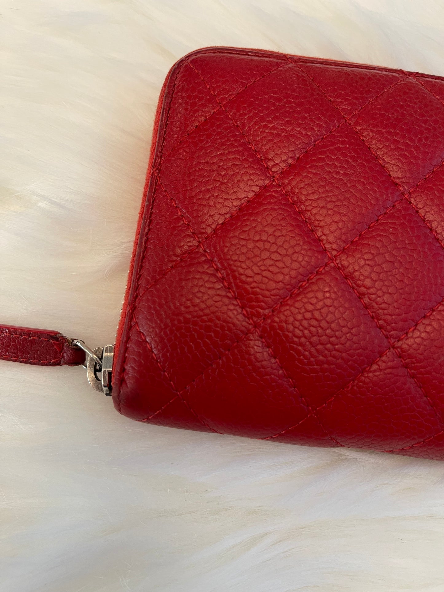 Pre-owned Chanel Matelasse Lambskin Zippy Red Long Wallet