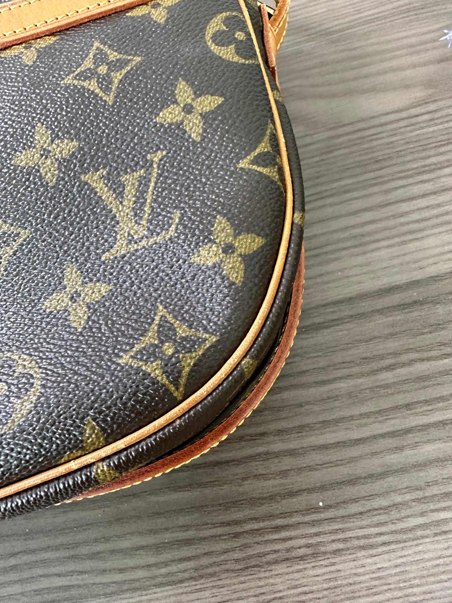 Pre-owned Louis Vuitton Jeune Fille MM Monogram Shoulder / Crossbody Bag