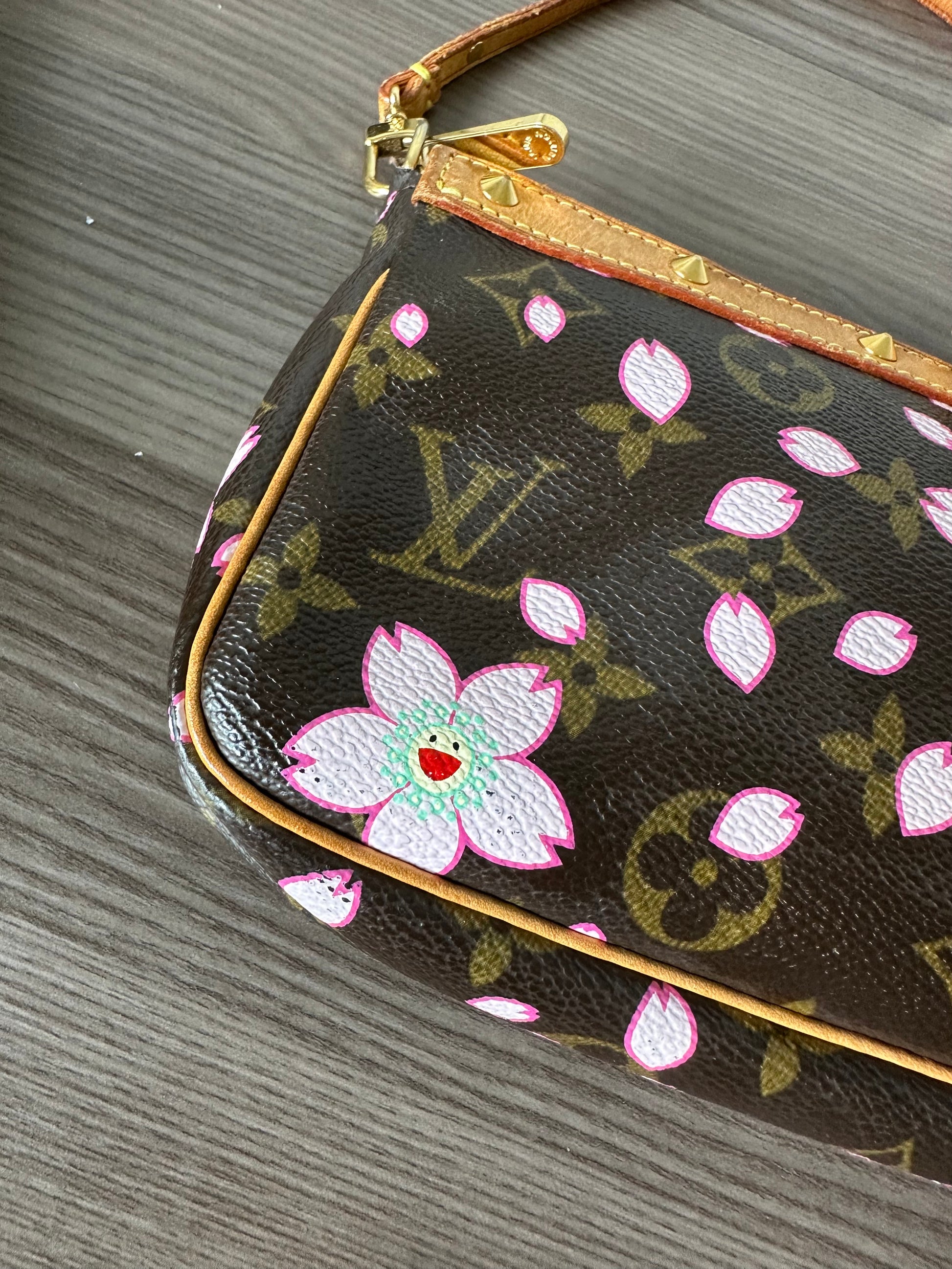 Louis Vuitton x Takashi Murakami 2003 pre-owned Monogram Cherry Blossom  Pochette Accessoires Handbag - Farfetch