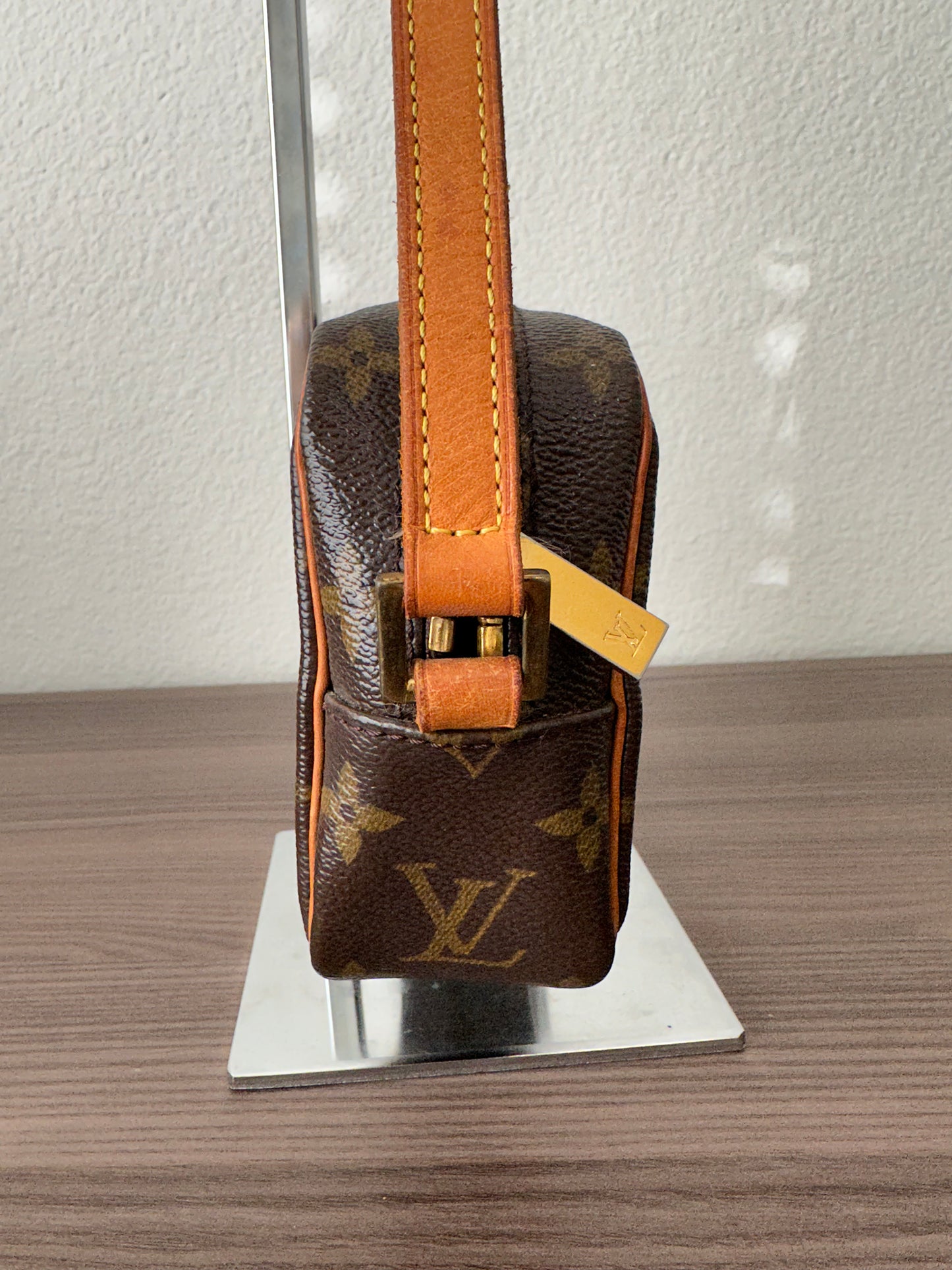 Pre-owned Louis Vuitton Pochette Cite Monogram Shoulder / Handbag