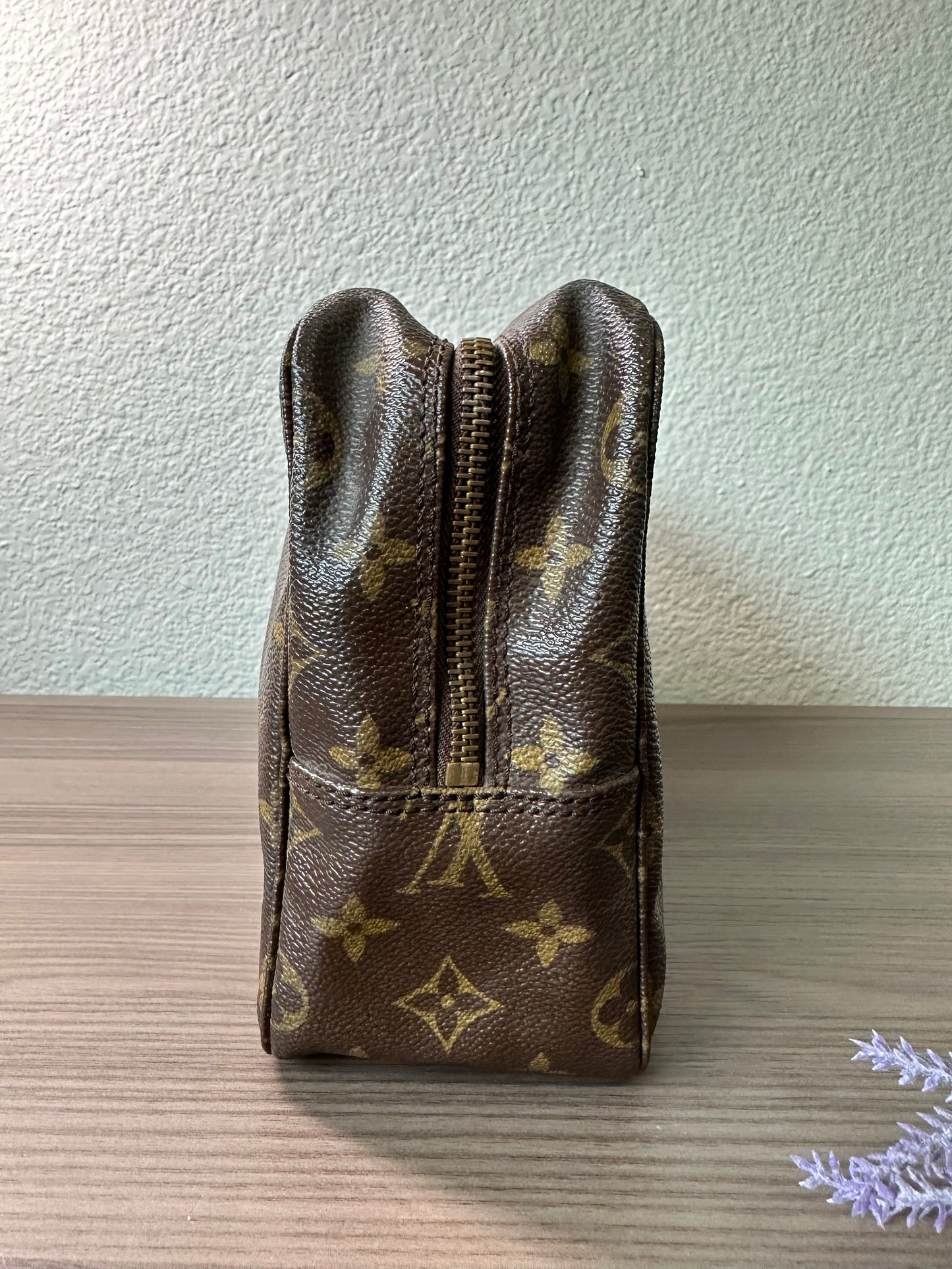 Pre-owned Authentic LOUIS VUITTON Trousse De Toilette 28 Pouch