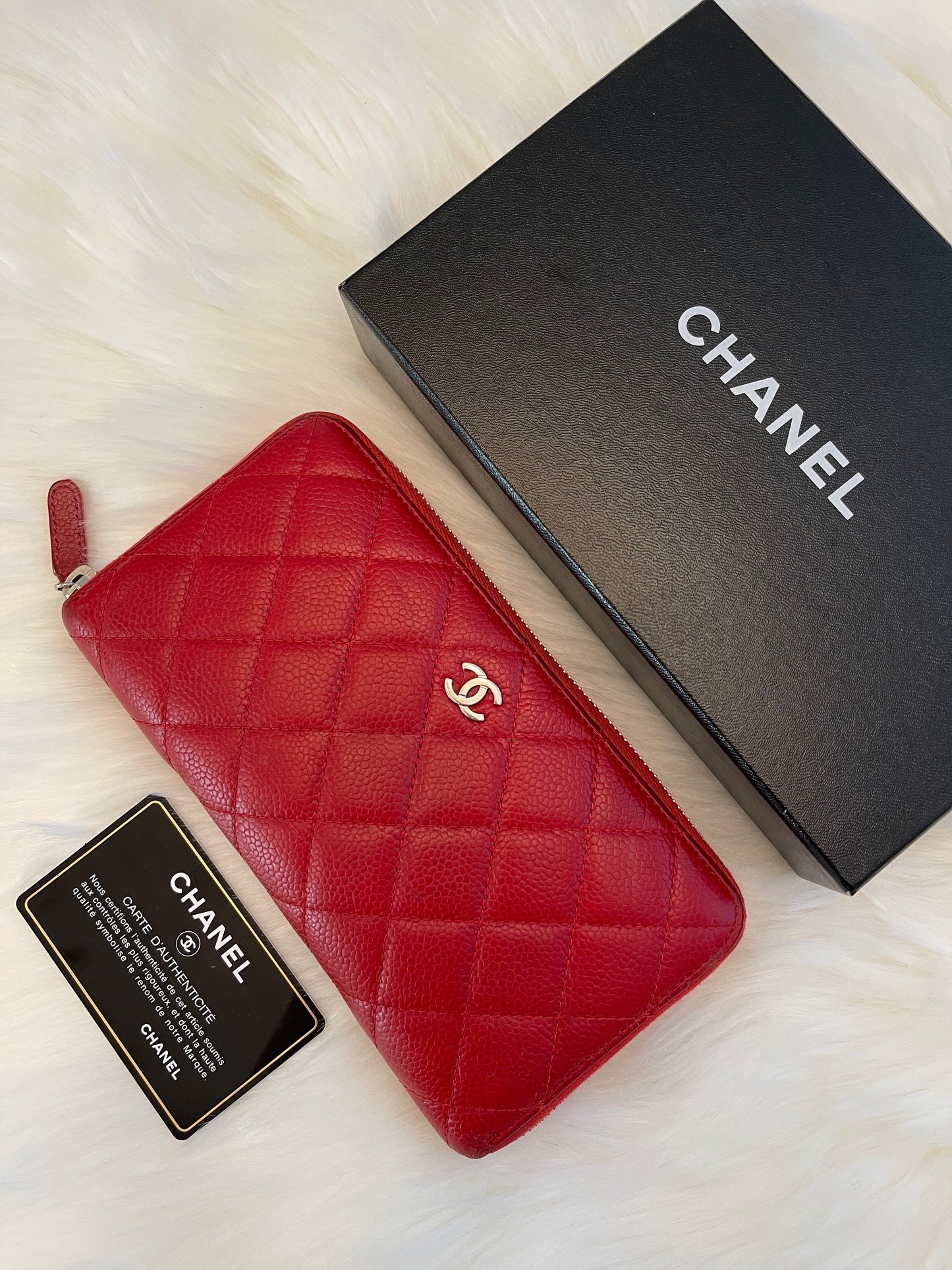 Pre-owned Chanel Matelasse Lambskin Zippy Red Long Wallet