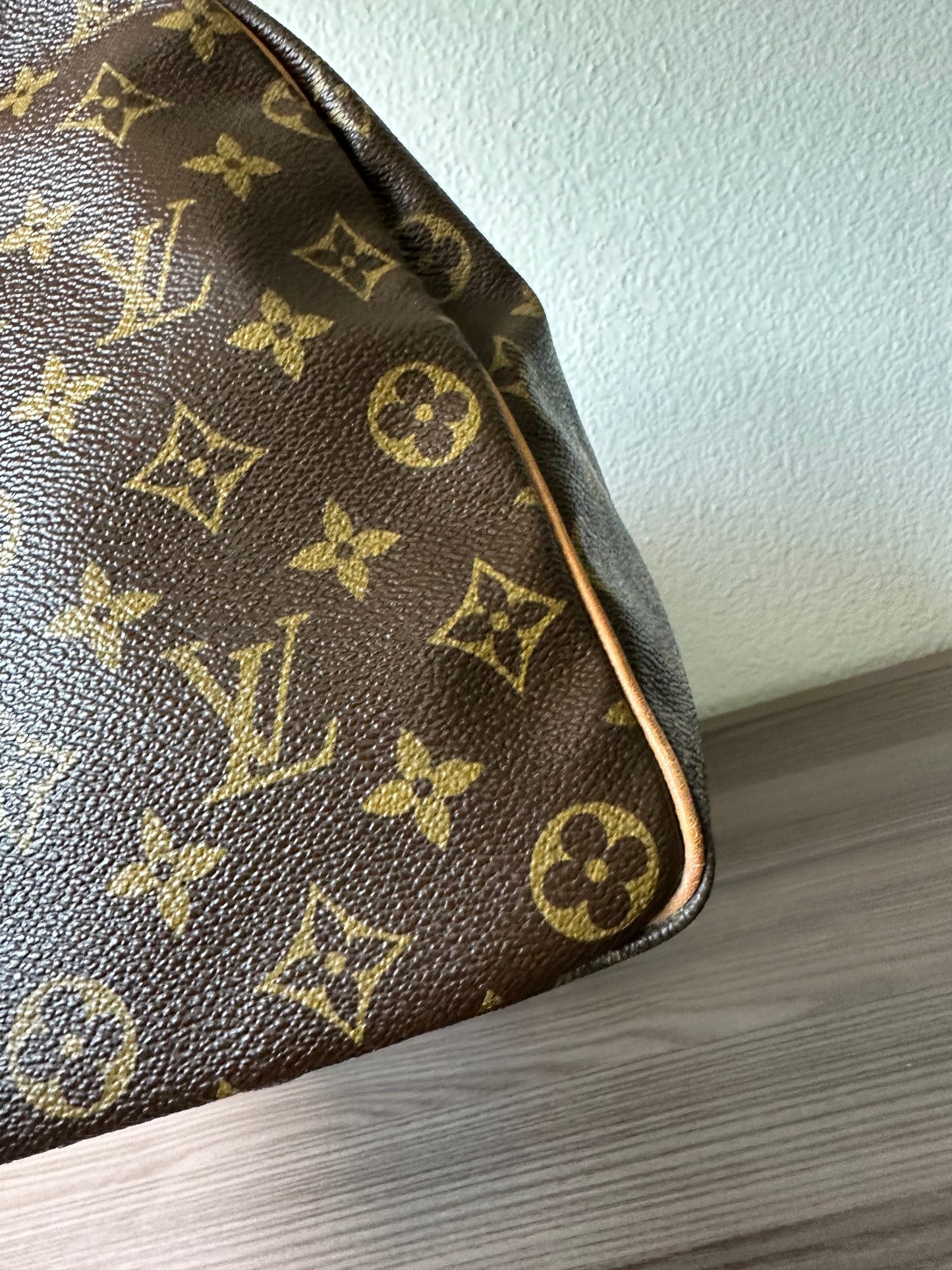 Pre-owned Authentic Louis Vuitton Speedy 40 Monogram Handbag