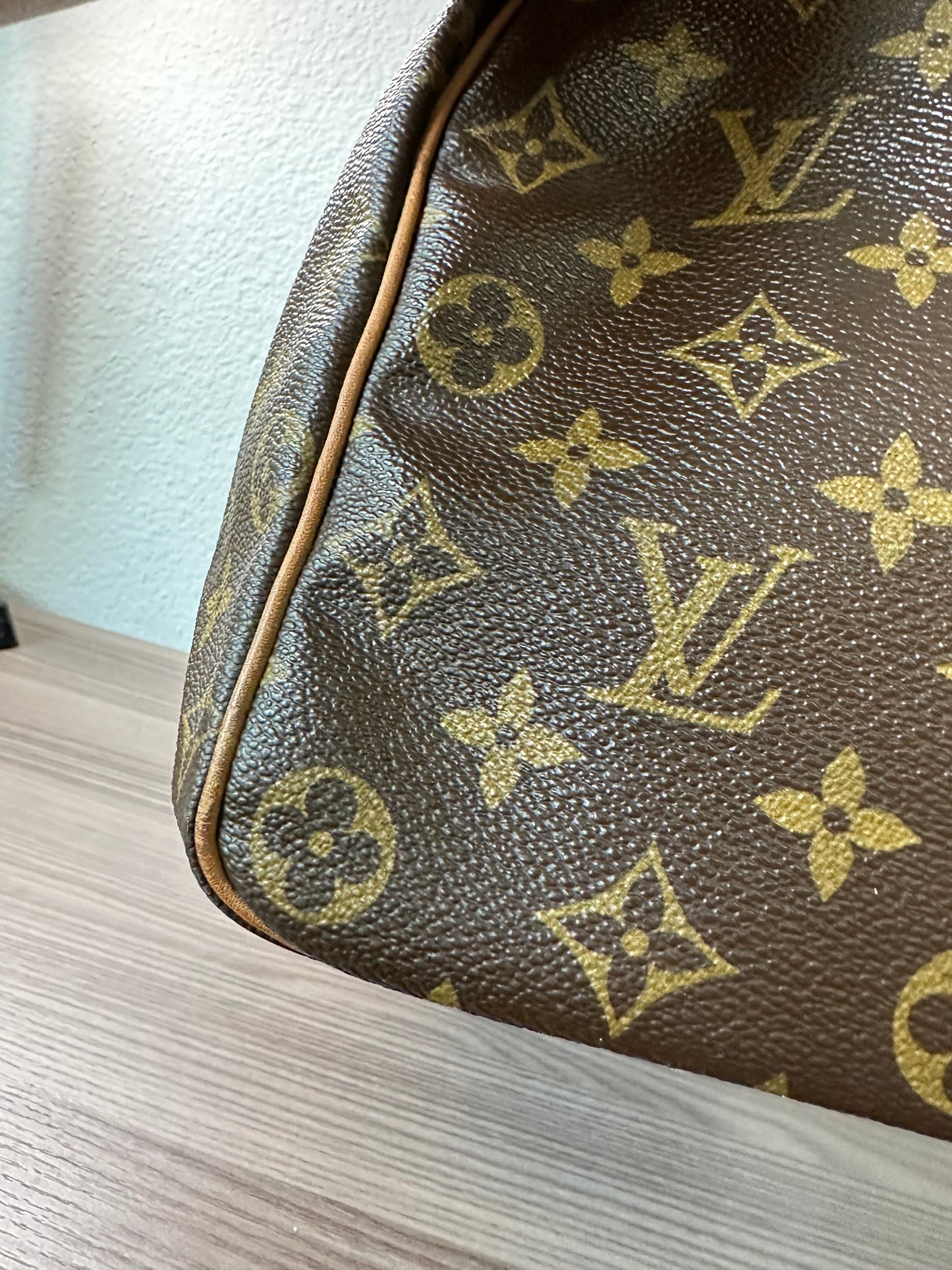 Pre-owned Authentic Louis Vuitton Speedy 40 Monogram Handbag