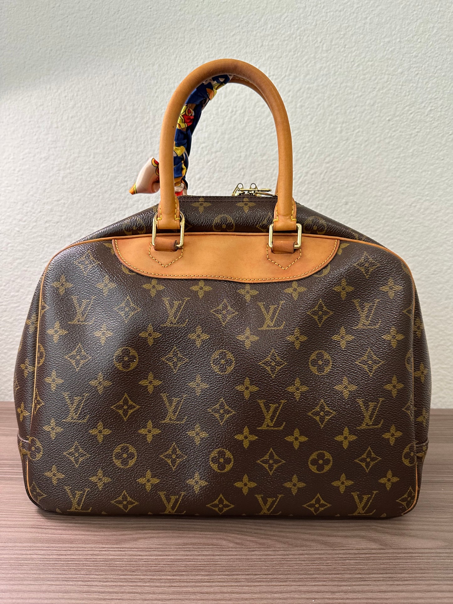 Pre-owned Authentic Louis Vuitton Deauville Monogram Handbag