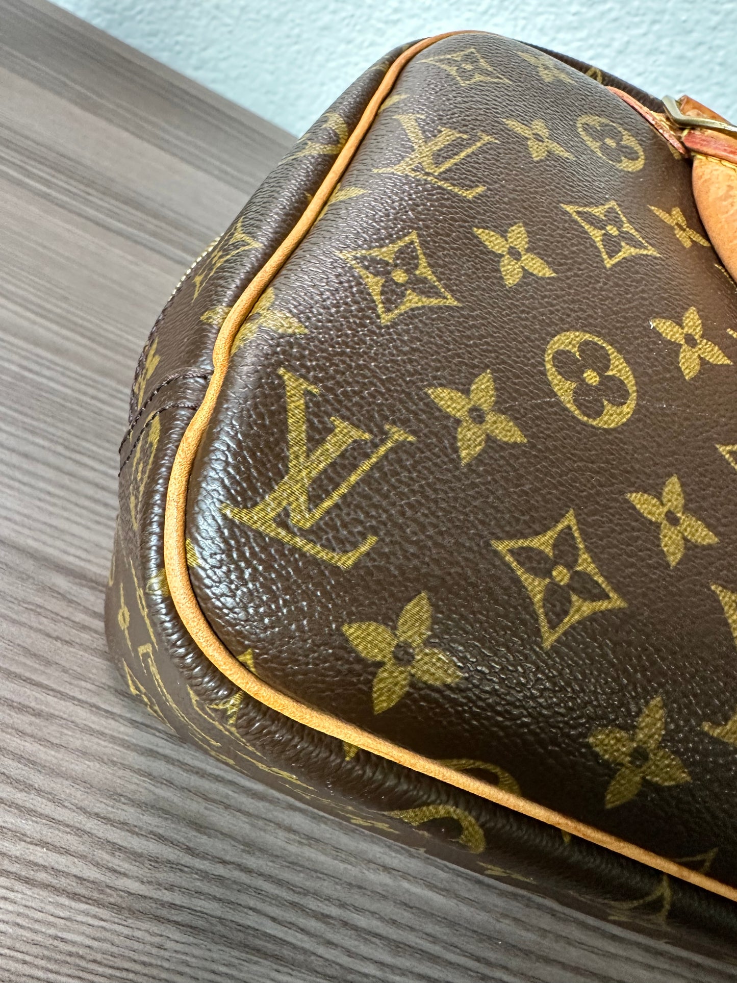 Pre-owned Authentic Louis Vuitton Trouville Monogram Handbag