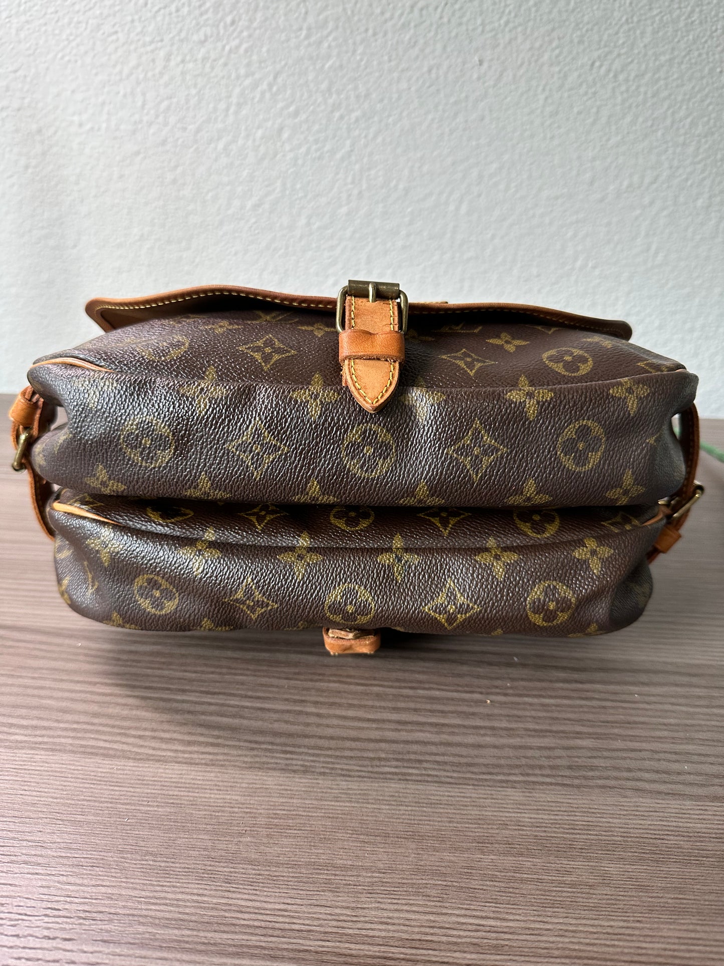 Pre-owned Louis Vuitton Saumur 30 Monogram Crossbody Bag