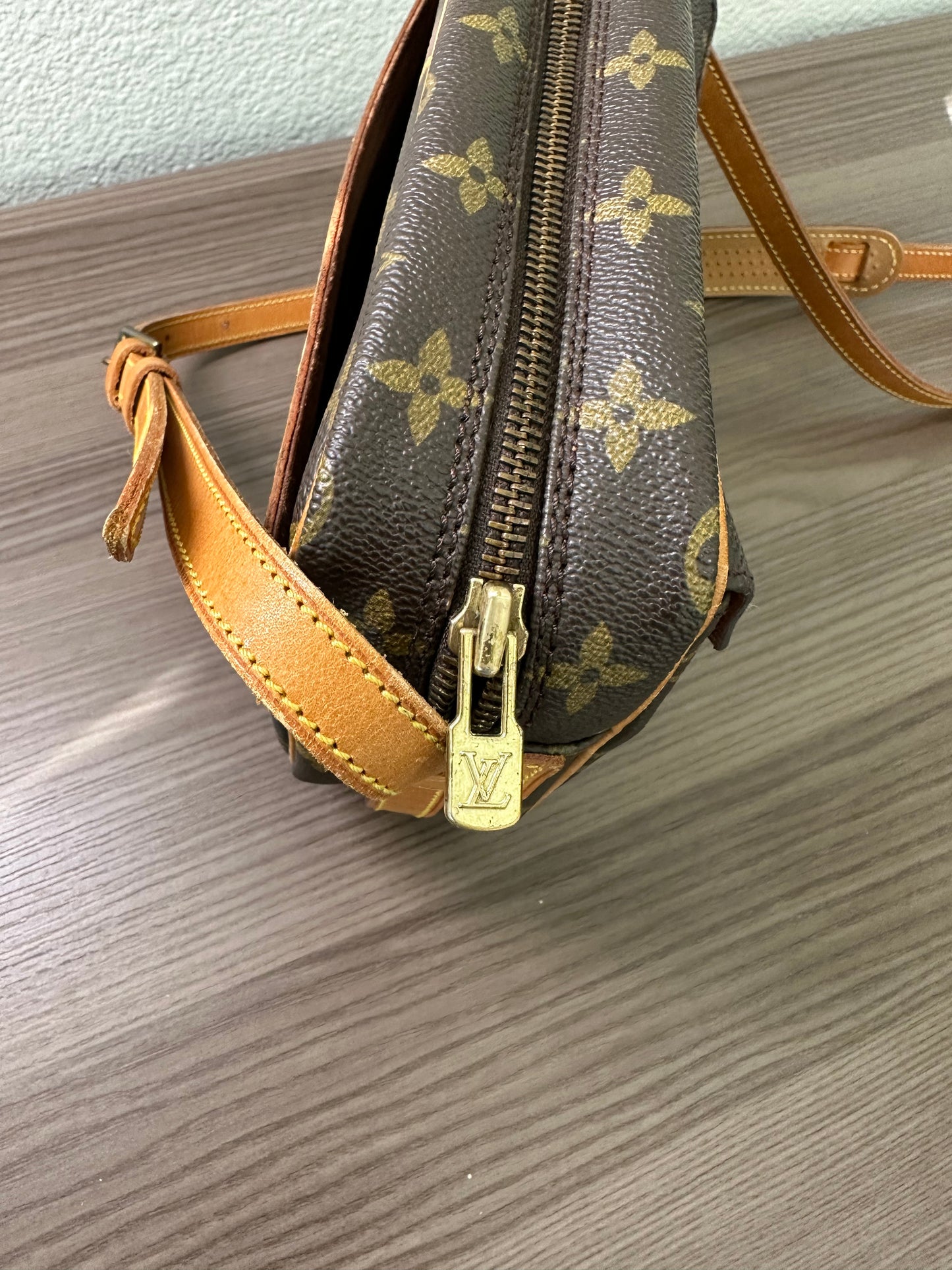 Pre-owned Louis Vuitton Jeune Fille MM Monogram Shoulder / Crossbody Bag