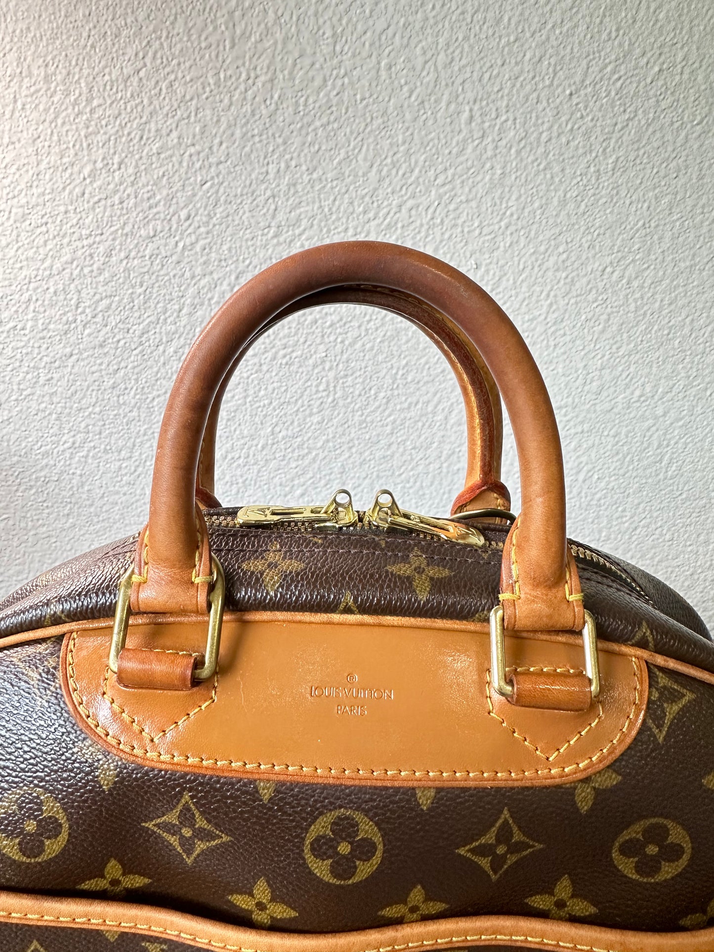 Pre-owned Authentic Louis Vuitton Trouville Monogram Handbag