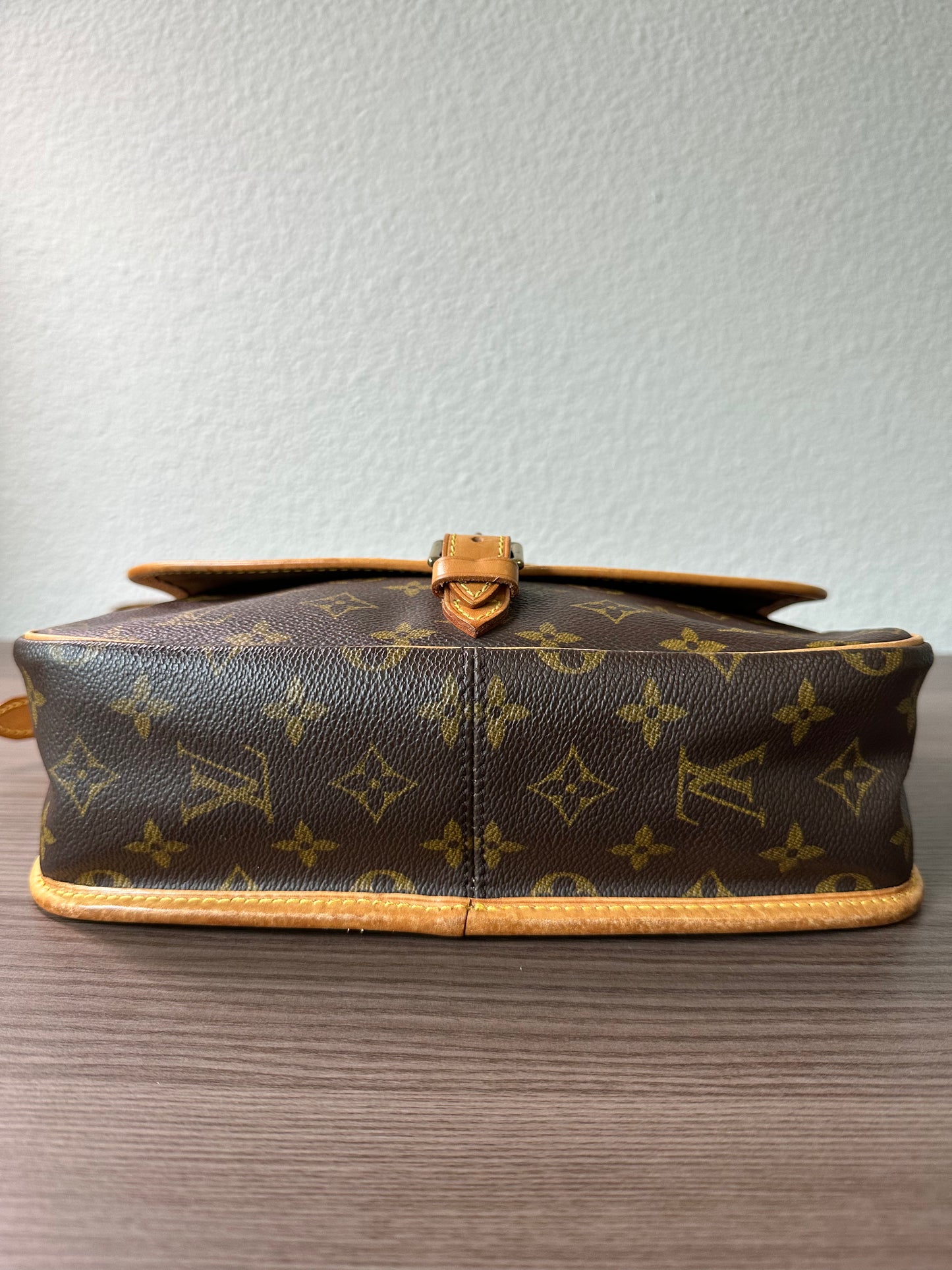 Pre-owned Authentic Louis Vuitton Sologne Crossbody / Shoulder Bag